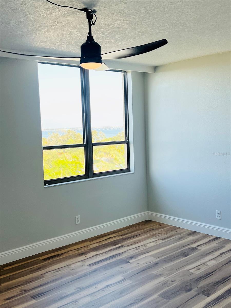 Image 21 of 38 For 2621 Cove Cay Drive 703