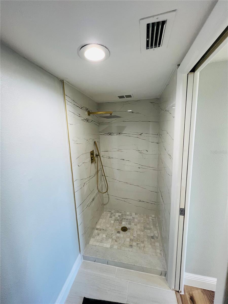 Image 23 of 38 For 2621 Cove Cay Drive 703