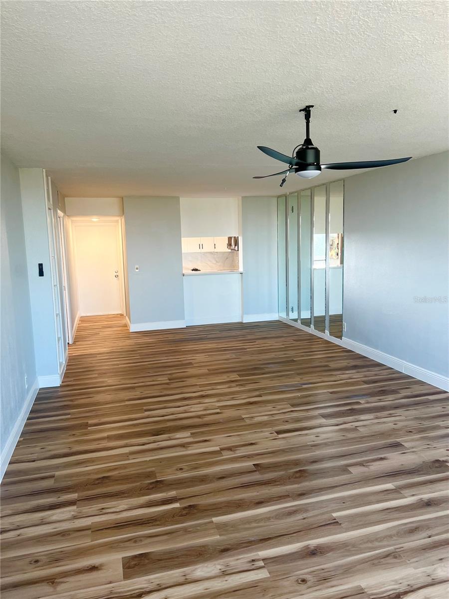 Image 5 of 38 For 2621 Cove Cay Drive 703