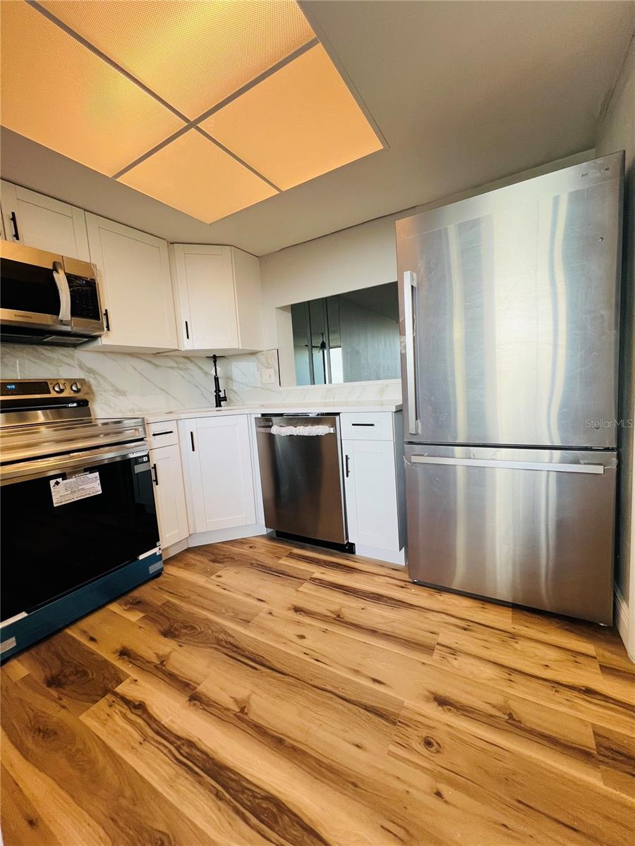 Image 7 of 38 For 2621 Cove Cay Drive 703