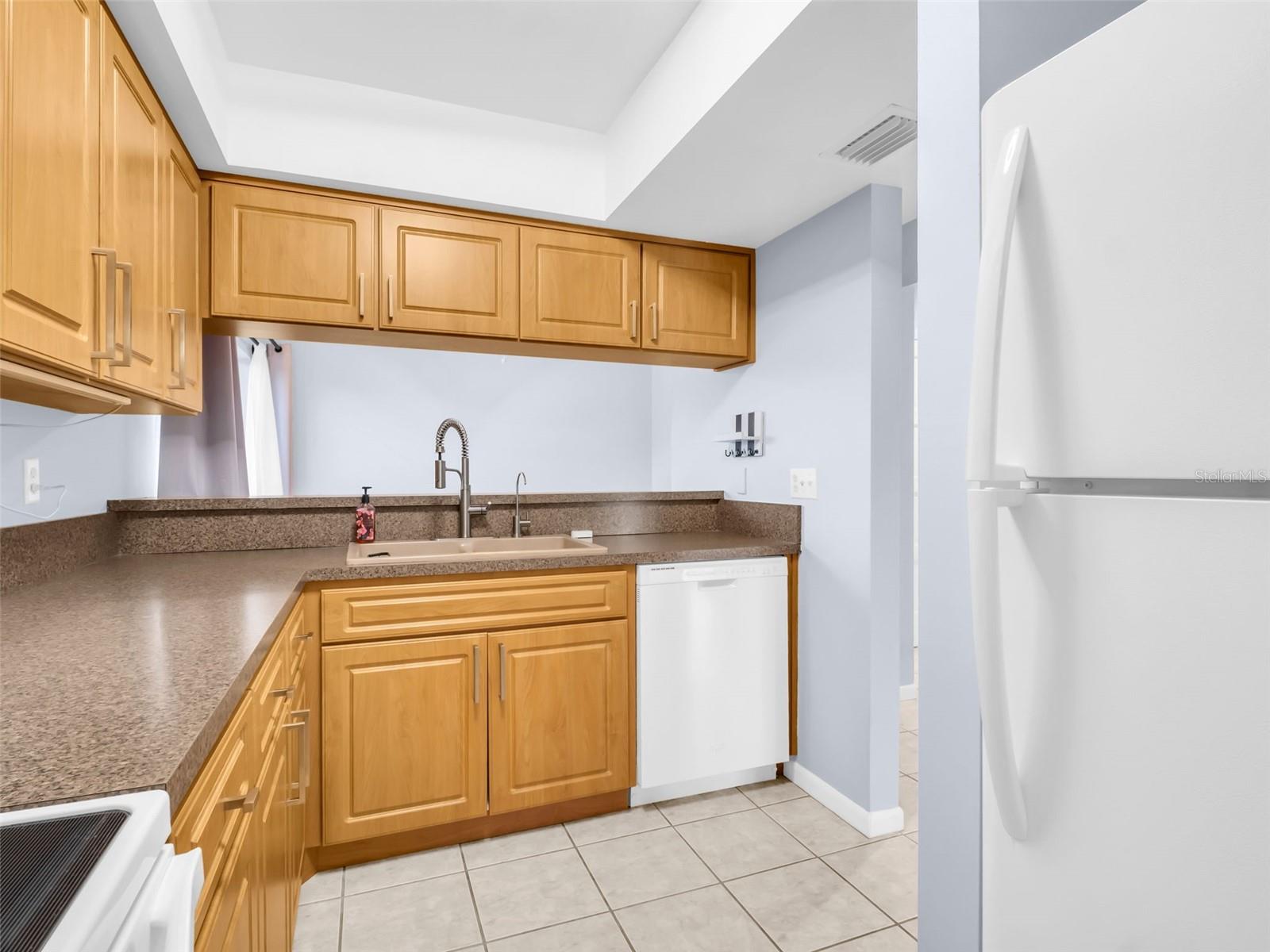 Image 15 of 61 For 622 Windrush Bay Drive Bldg K