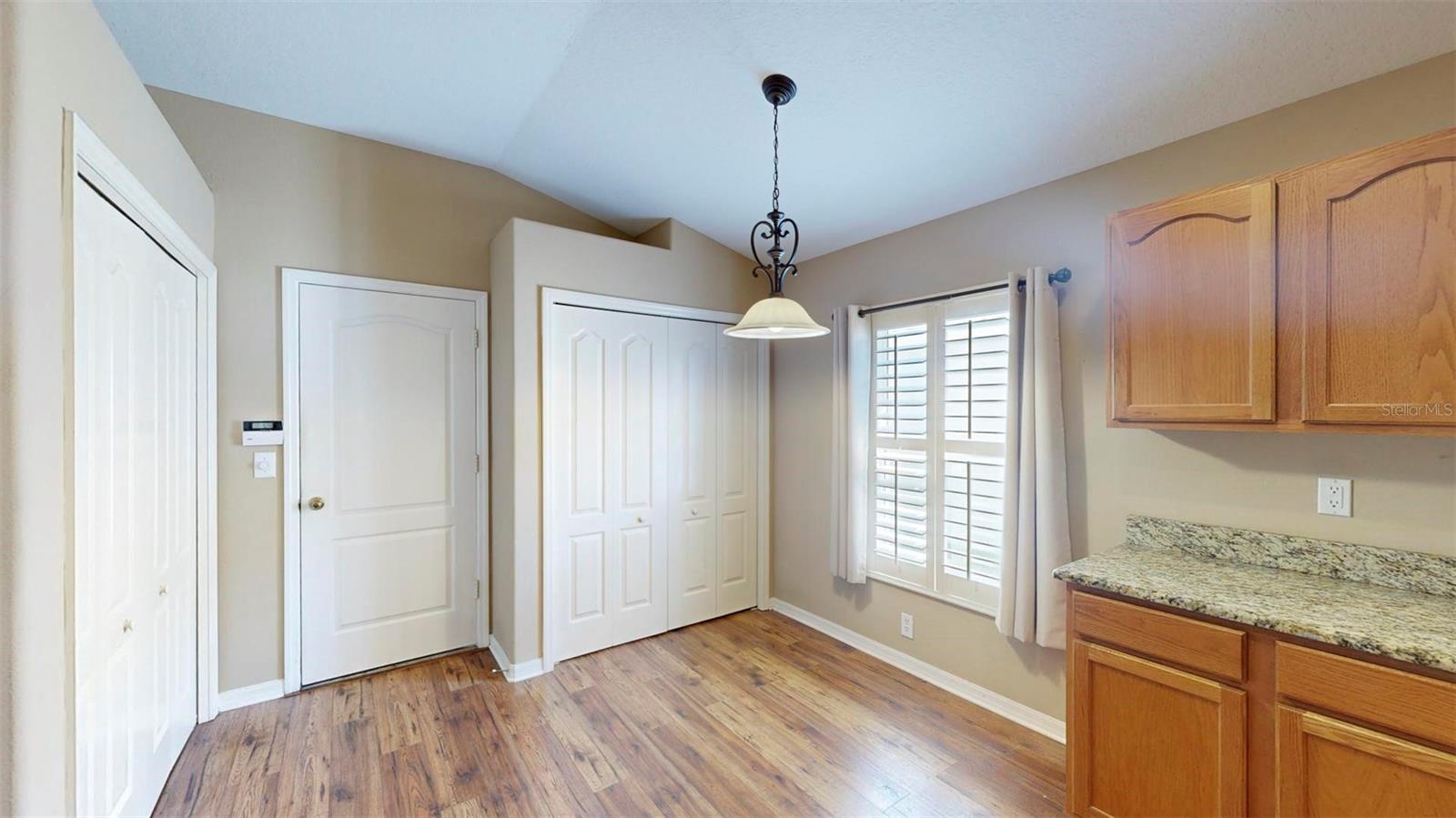 Image 5 of 32 For 6109 Gentle Ben Circle