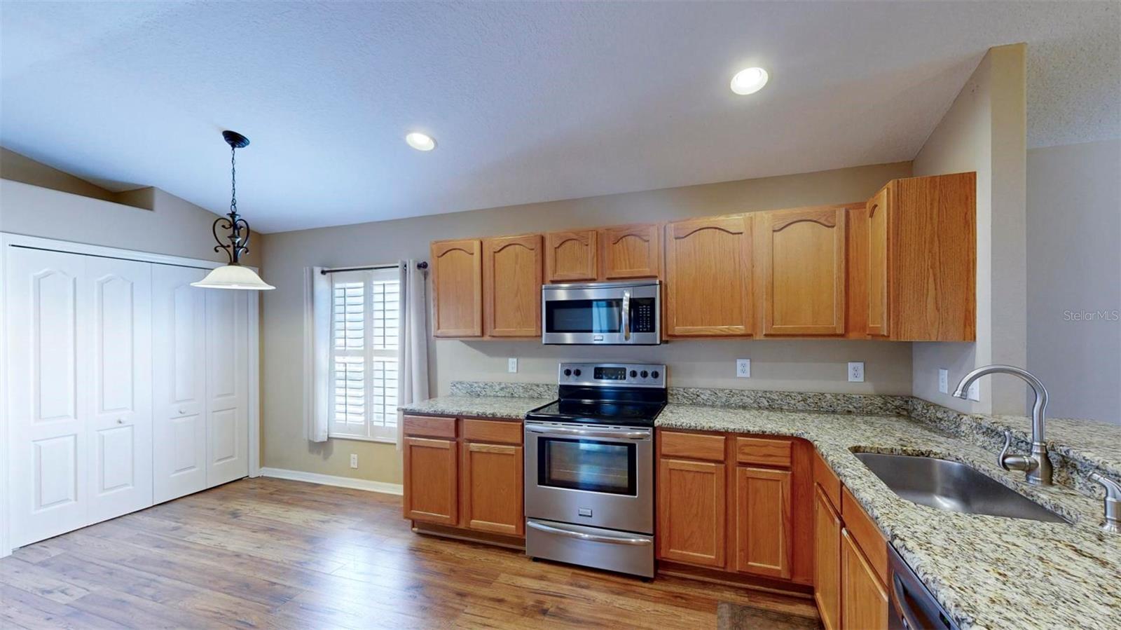 Image 6 of 32 For 6109 Gentle Ben Circle