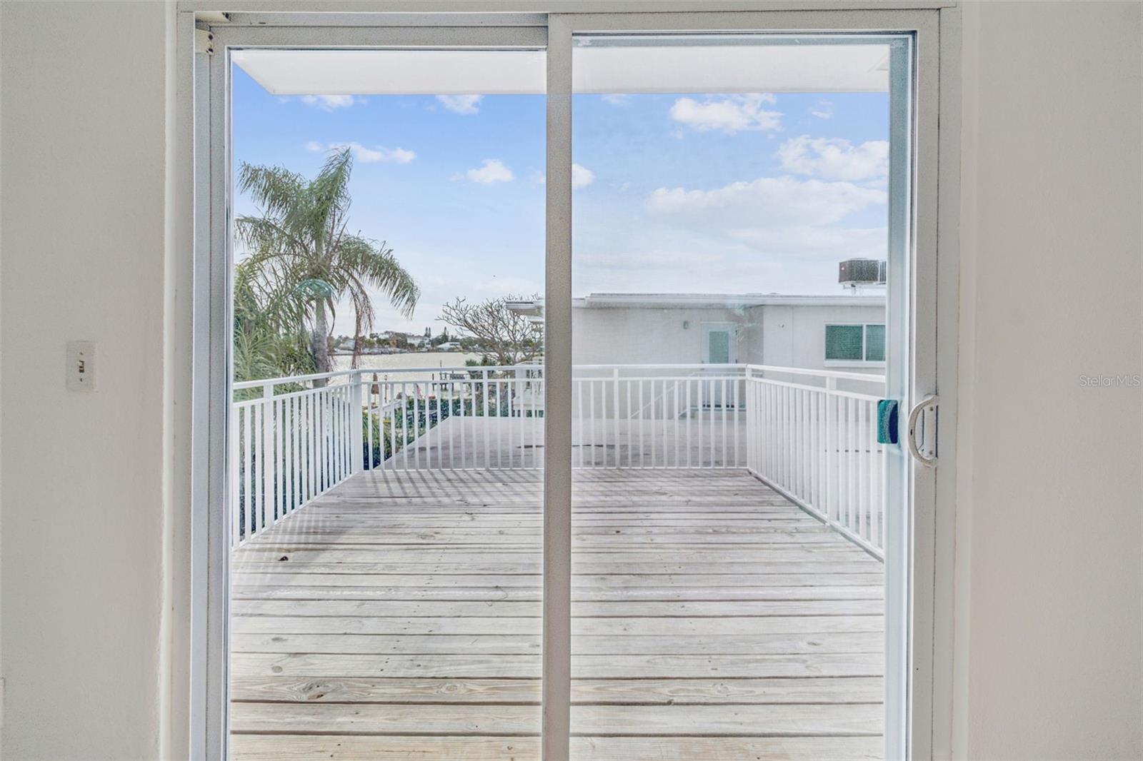 Image 17 of 66 For 2411 Bay Boulevard 3