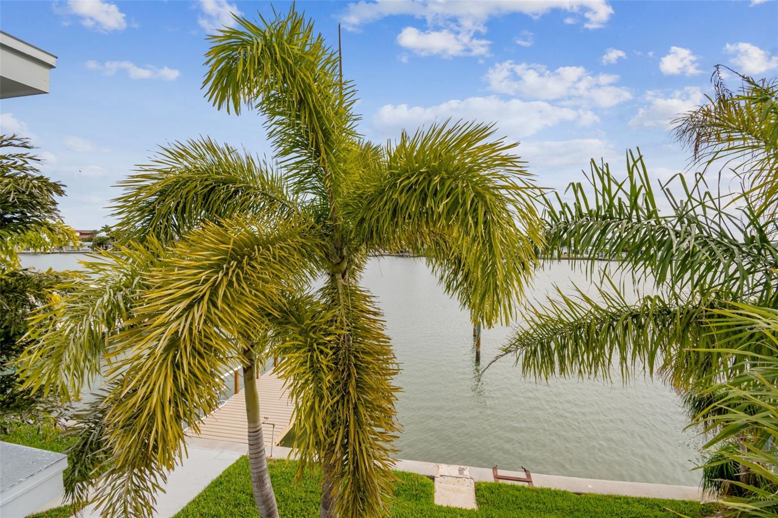 Image 24 of 66 For 2411 Bay Boulevard 3