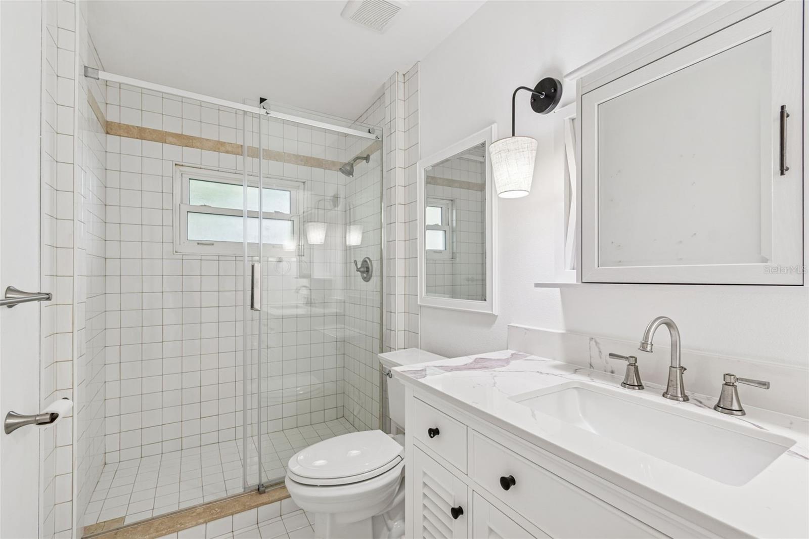 Image 27 of 66 For 2411 Bay Boulevard 3