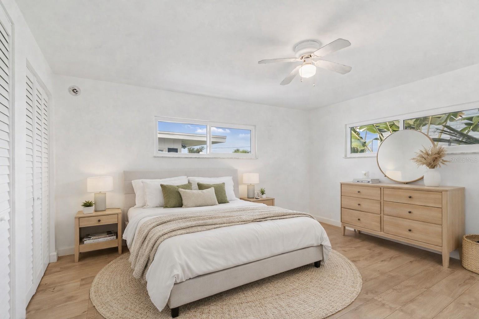 Image 31 of 66 For 2411 Bay Boulevard 3