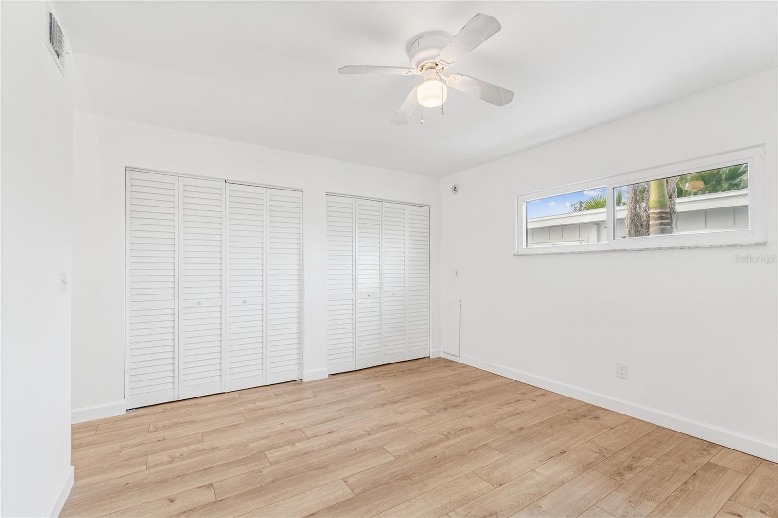 Image 33 of 66 For 2411 Bay Boulevard 3