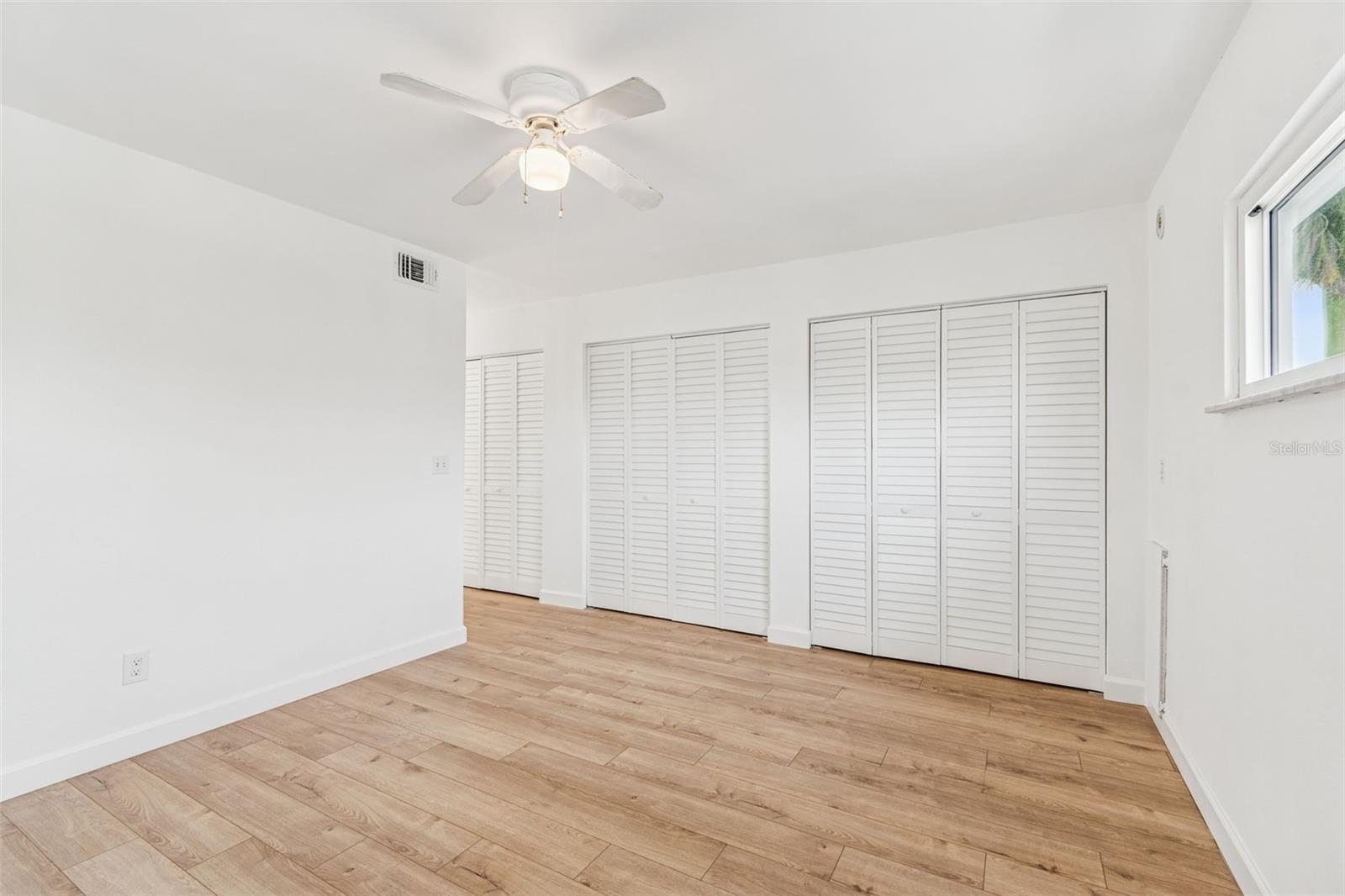 Image 35 of 66 For 2411 Bay Boulevard 3