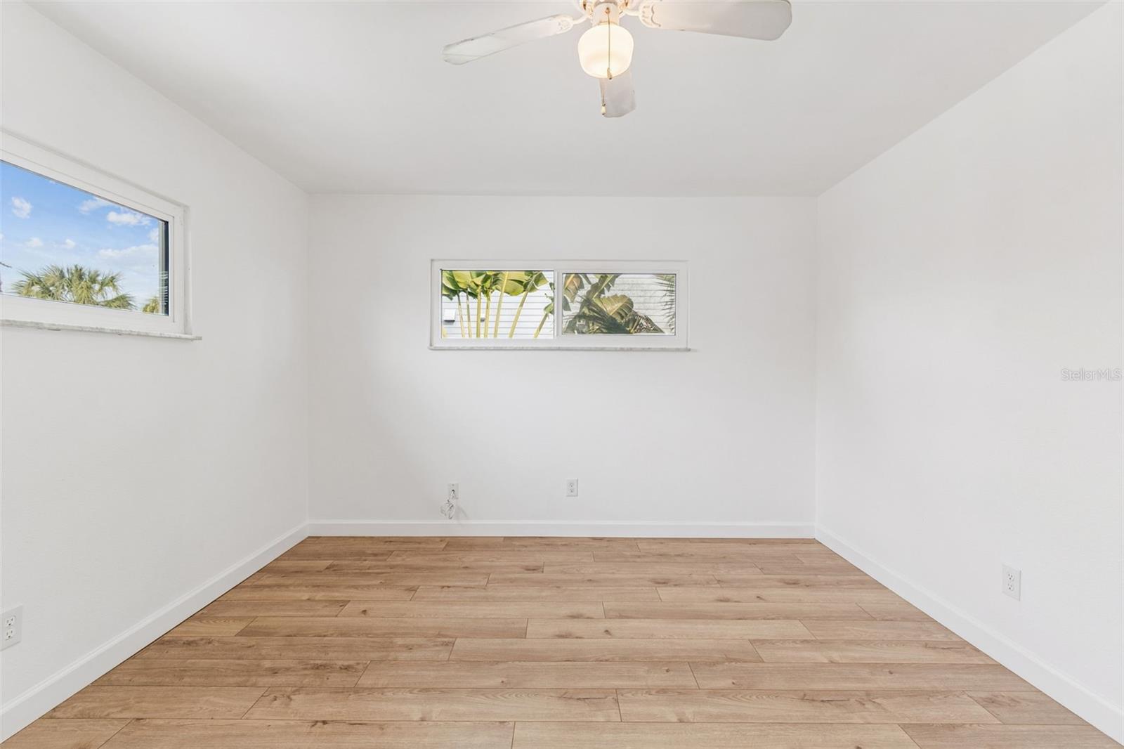 Image 37 of 66 For 2411 Bay Boulevard 3