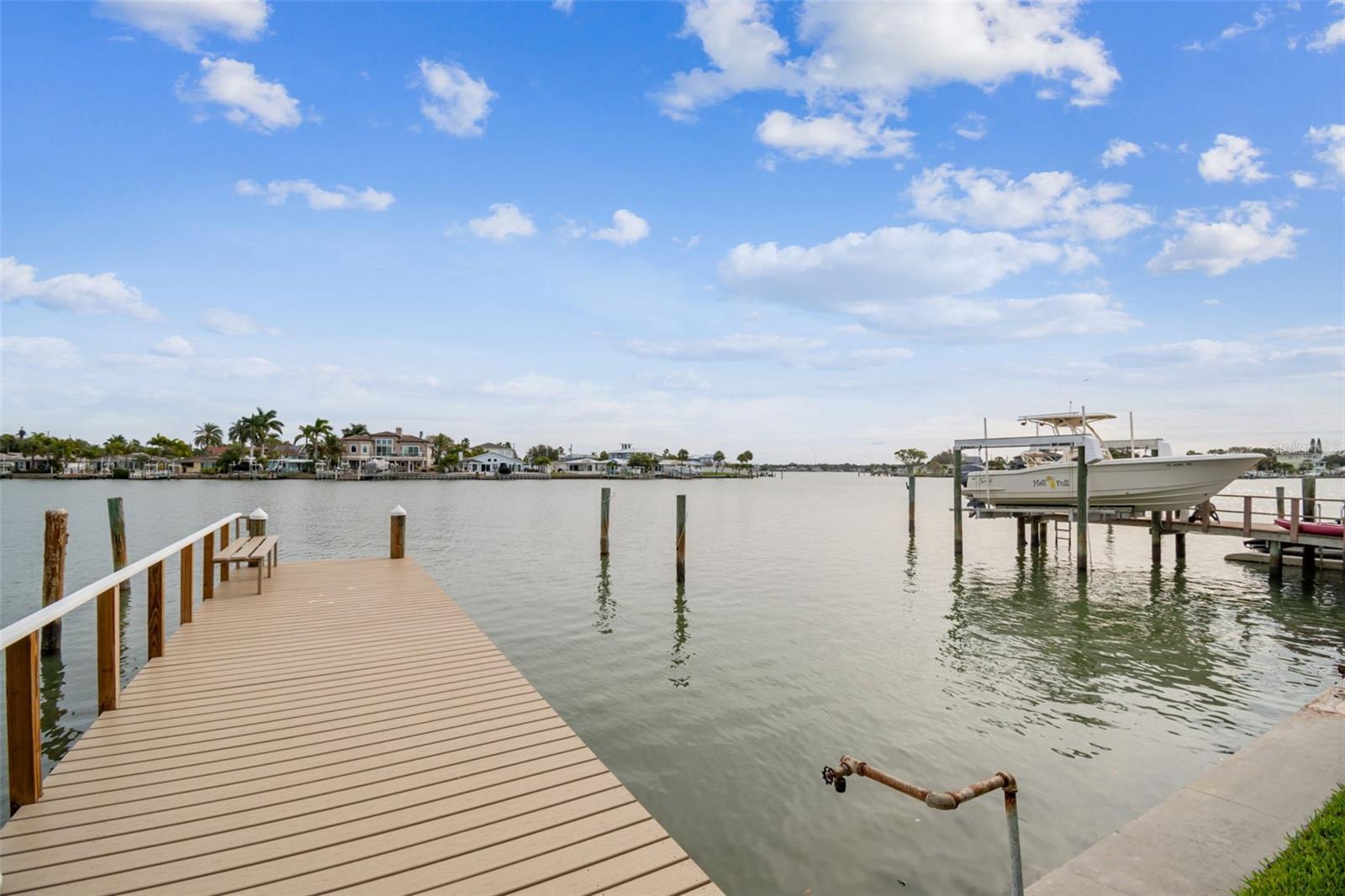 Image 42 of 66 For 2411 Bay Boulevard 3