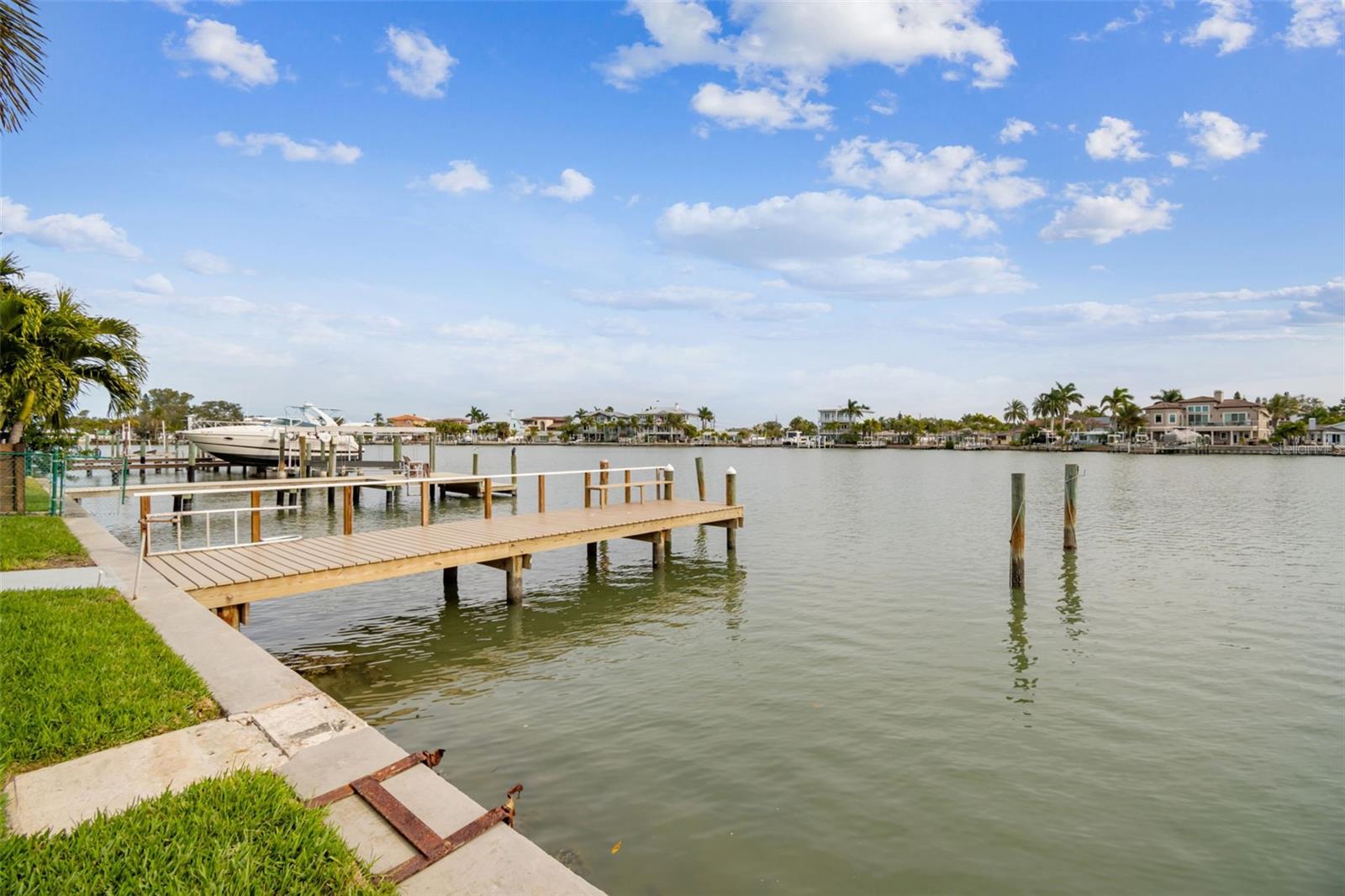 Image 44 of 66 For 2411 Bay Boulevard 3