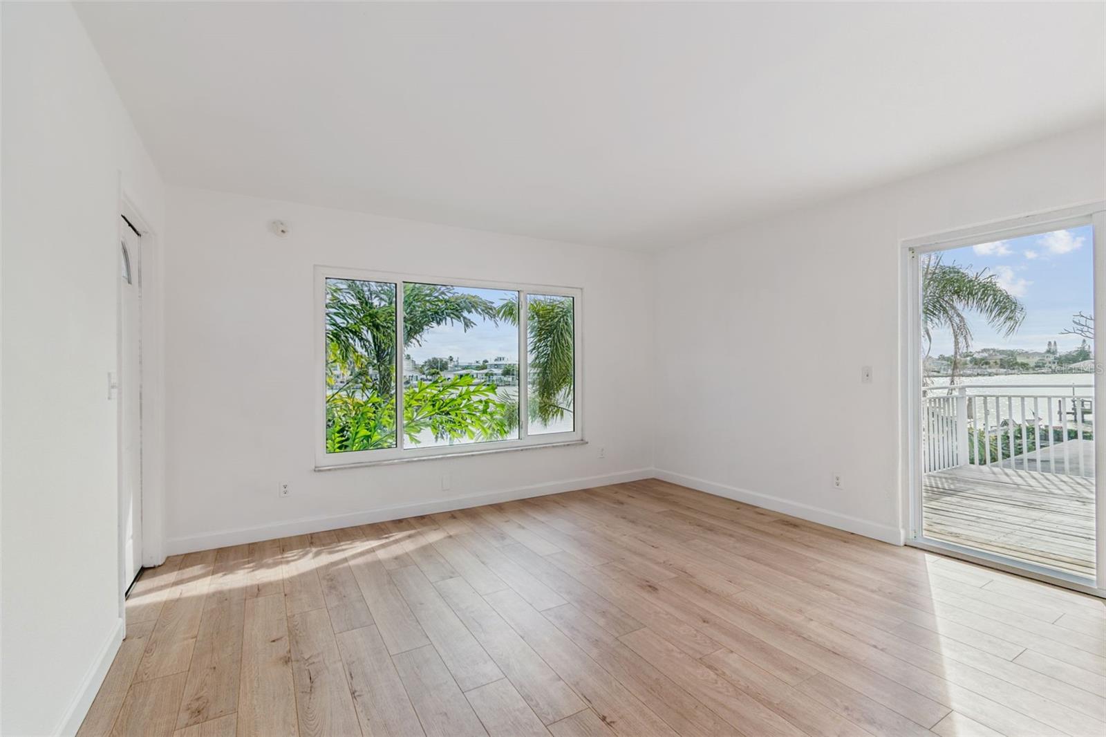 Image 5 of 66 For 2411 Bay Boulevard 3