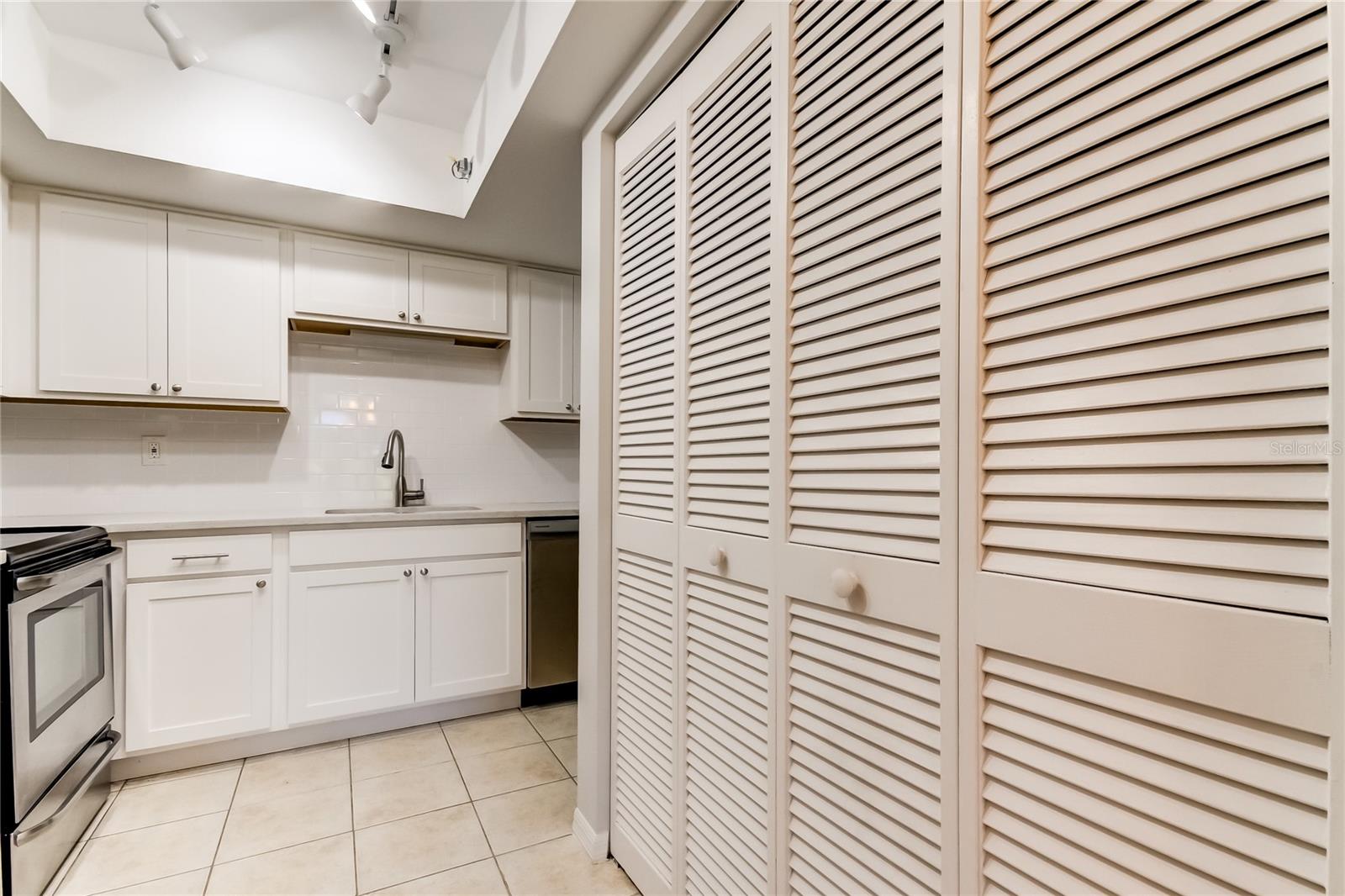 Image 17 of 24 For 1801 East Lake Road 12c