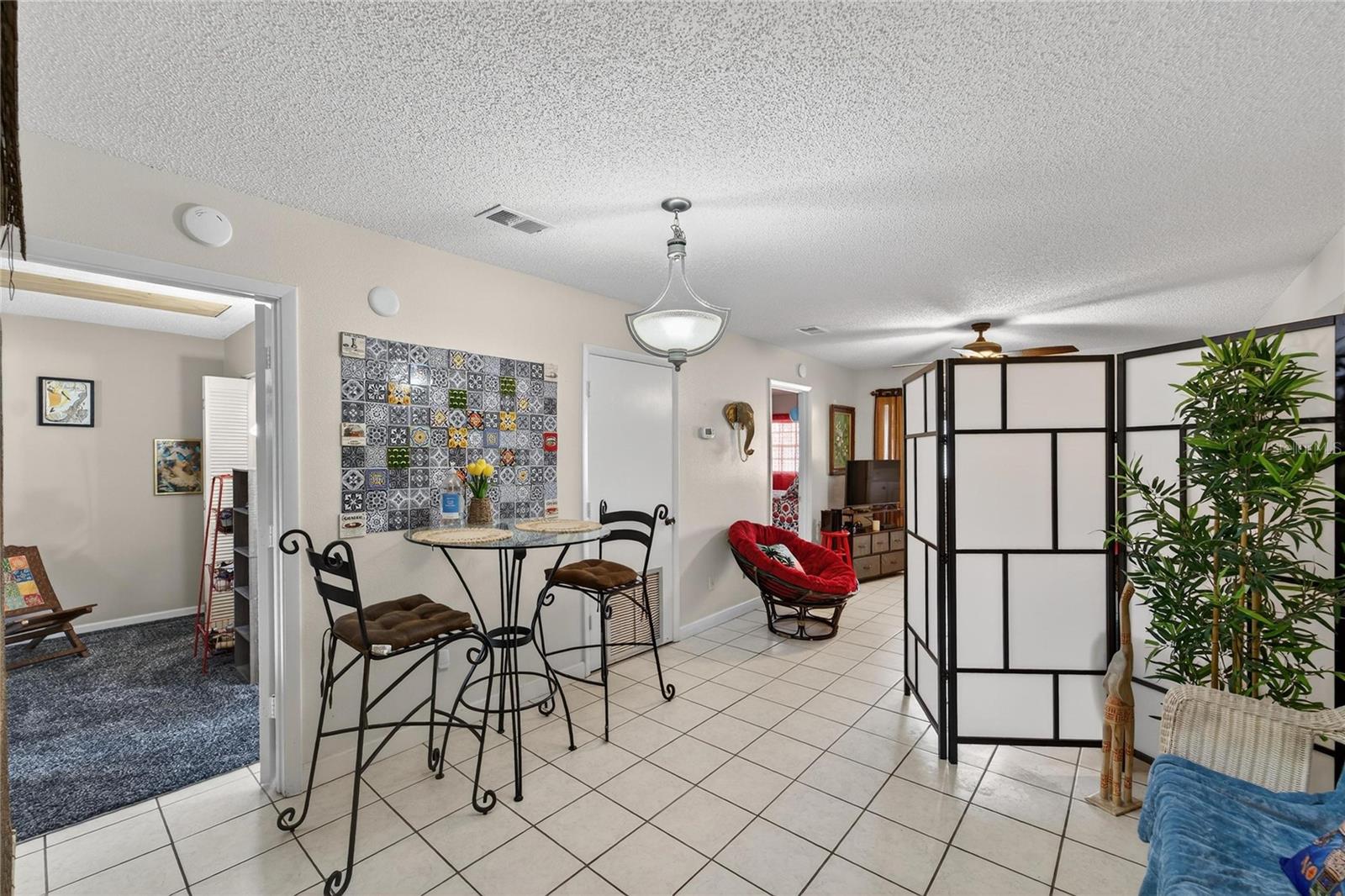 Image 10 of 41 For 3806 Oak Drive V22