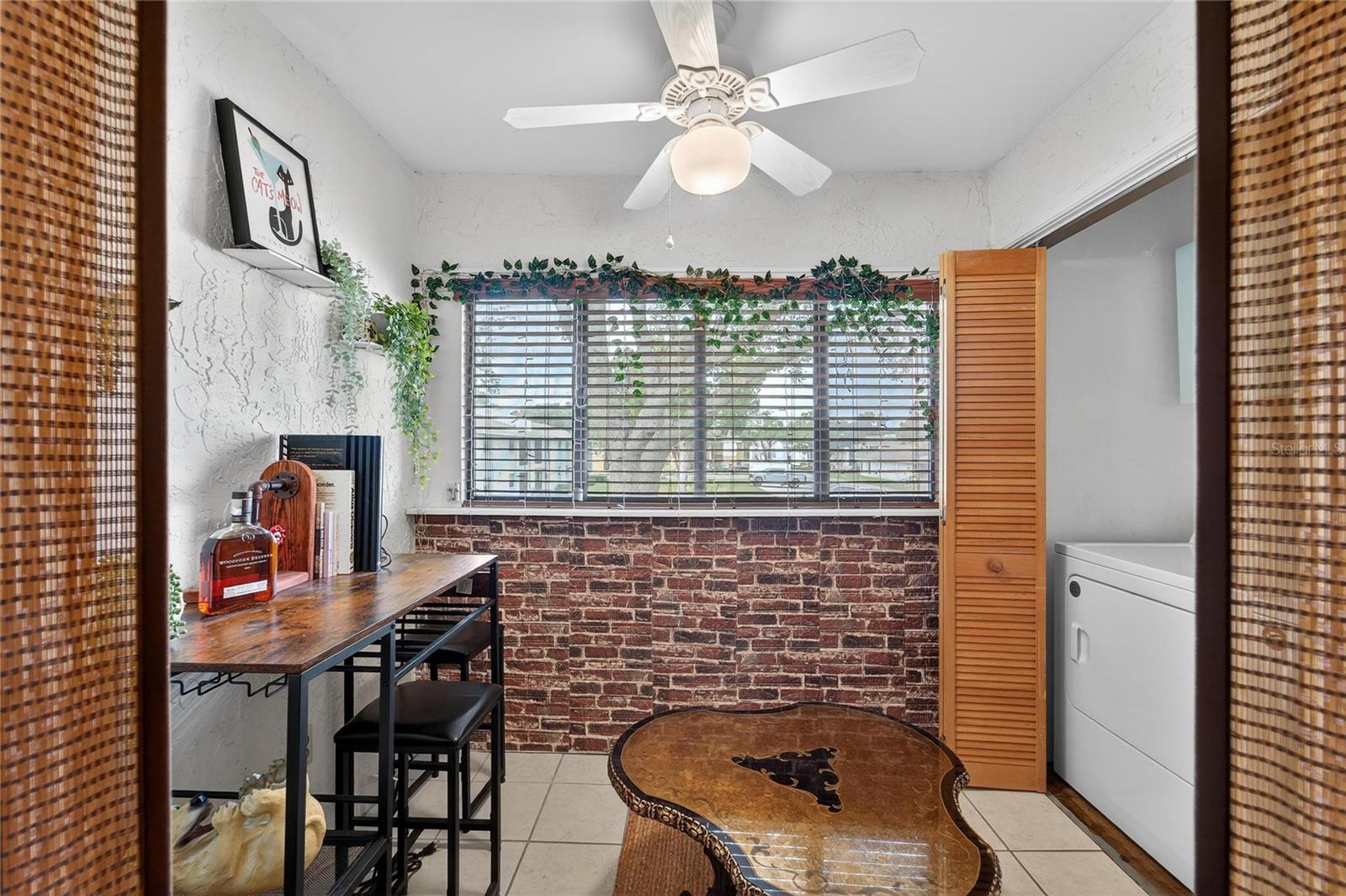 Image 15 of 41 For 3806 Oak Drive V22