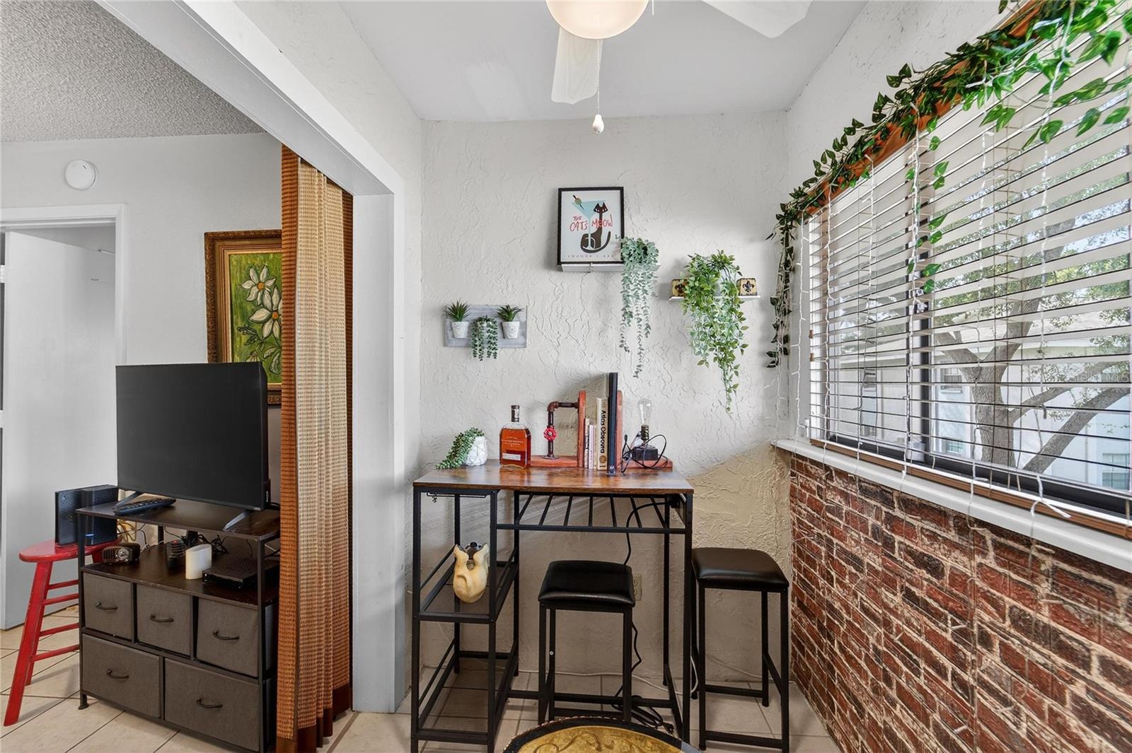 Image 17 of 41 For 3806 Oak Drive V22