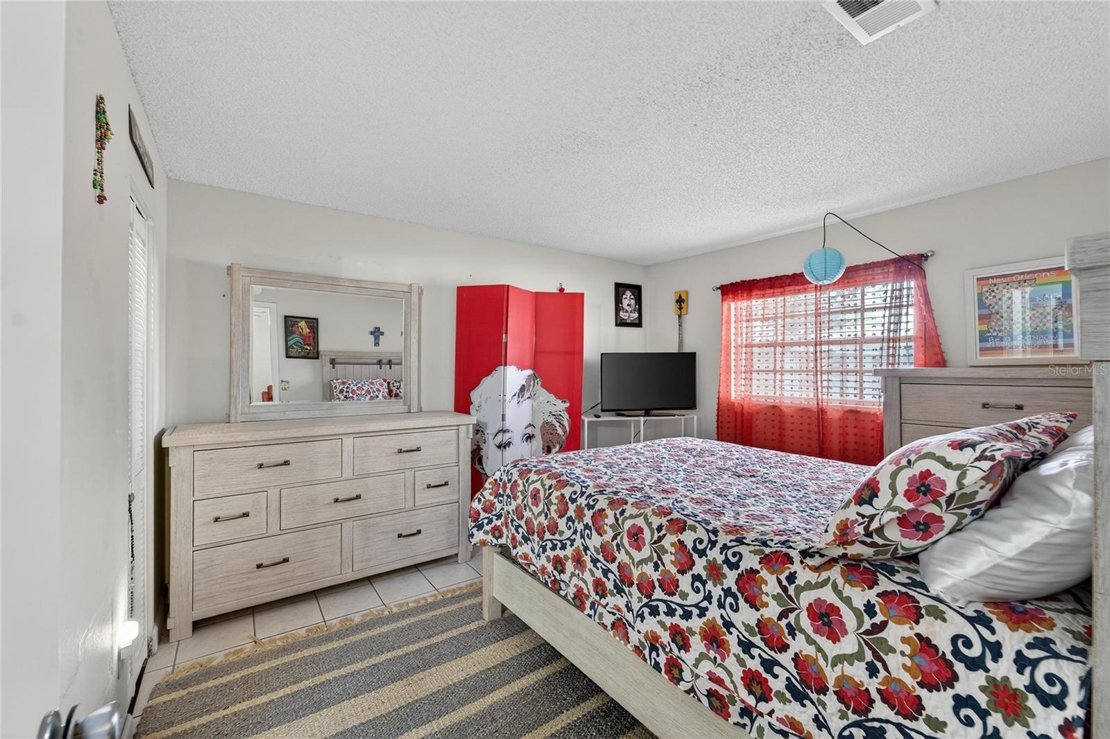 Image 18 of 41 For 3806 Oak Drive V22