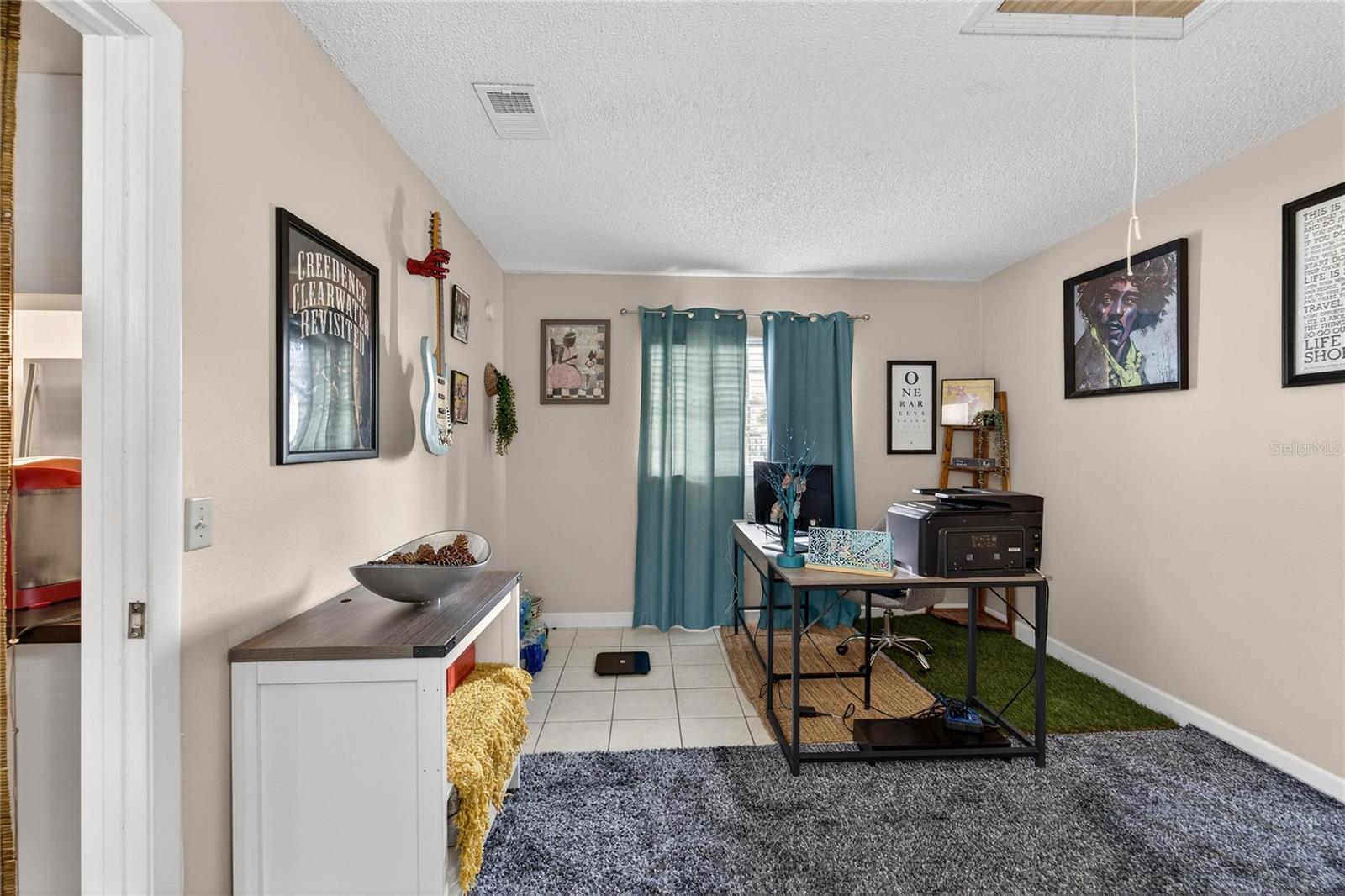 Image 26 of 41 For 3806 Oak Drive V22