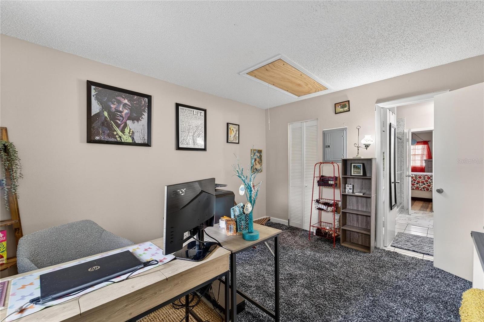 Image 27 of 41 For 3806 Oak Drive V22