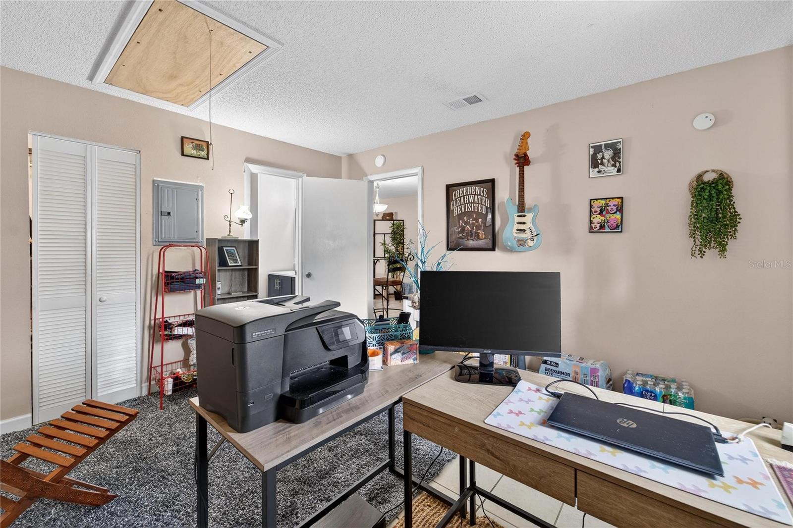 Image 28 of 41 For 3806 Oak Drive V22