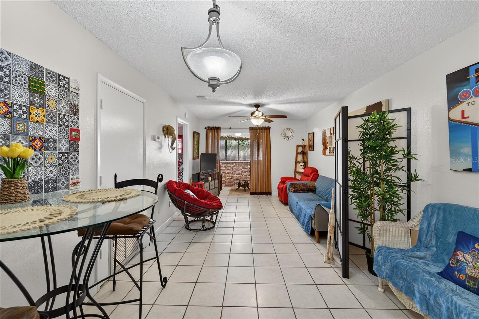 Image 4 of 41 For 3806 Oak Drive V22