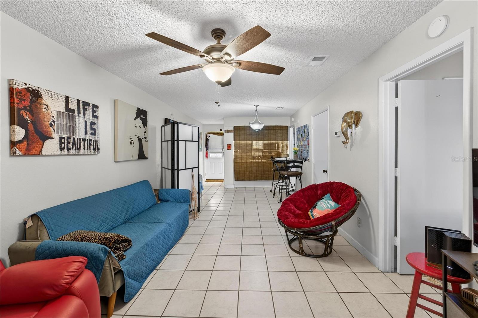 Image 5 of 41 For 3806 Oak Drive V22