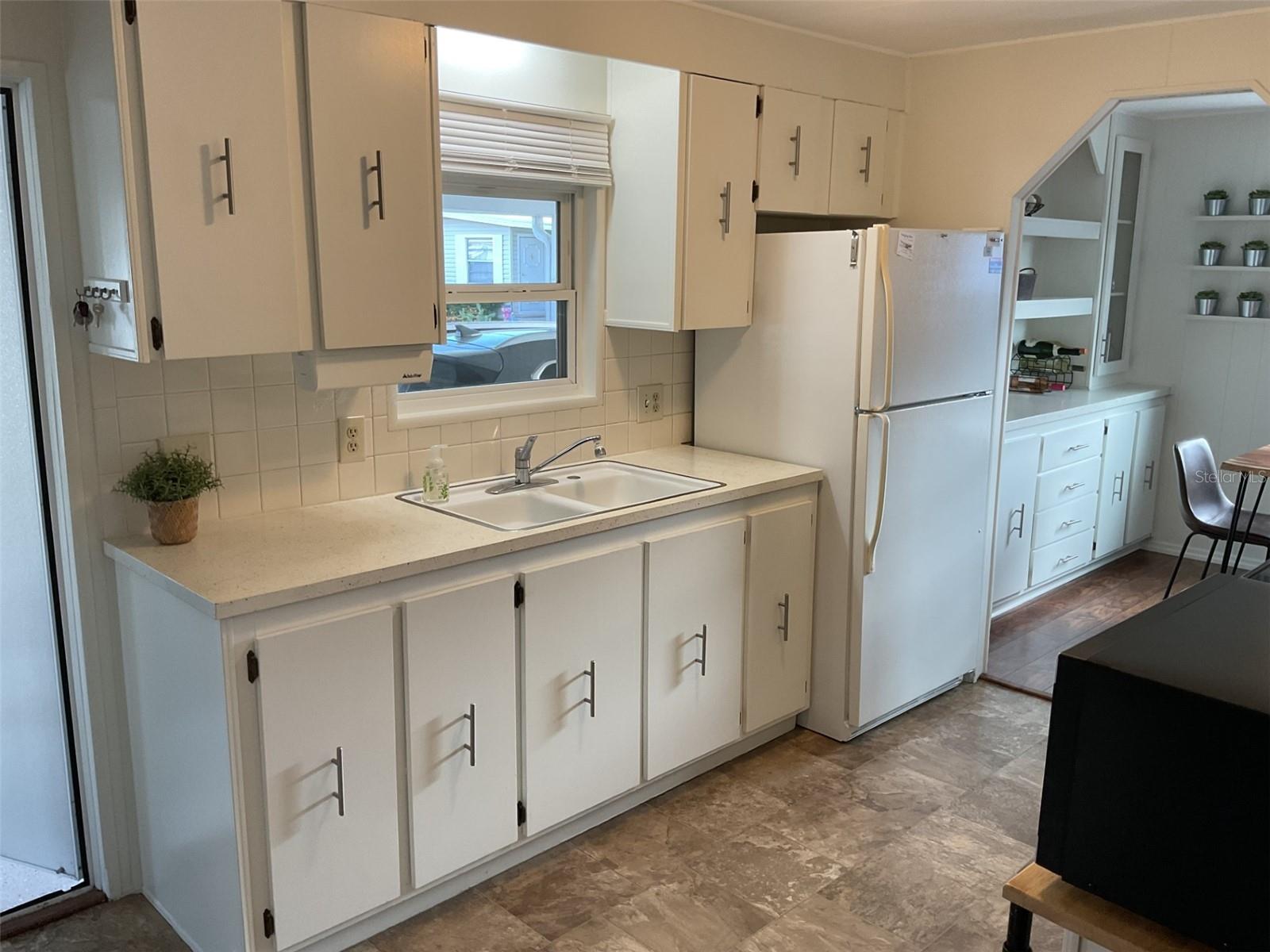 Image 10 of 28 For 72 Pindo Palm Street W