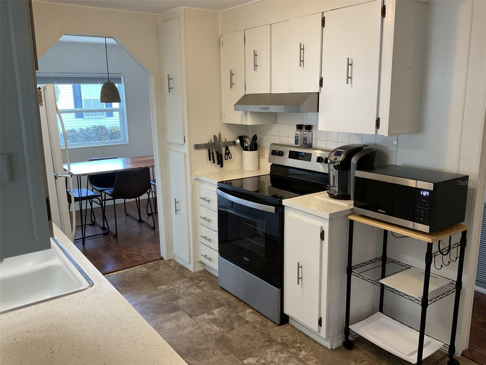 Image 12 of 28 For 72 Pindo Palm Street W