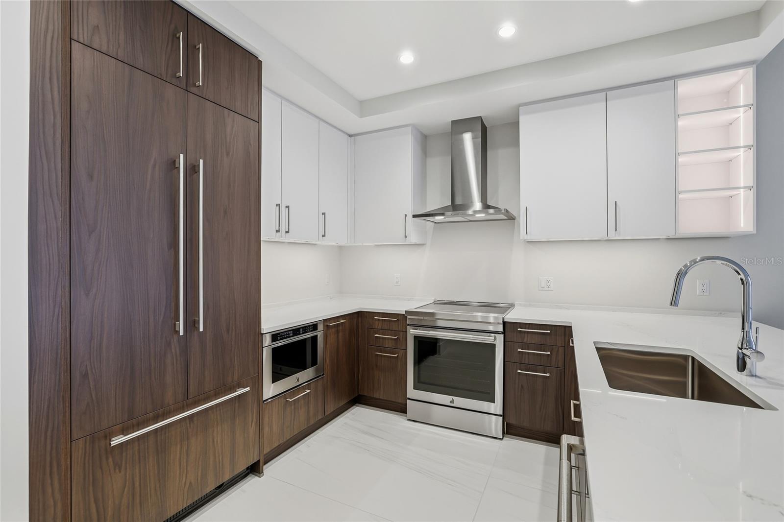 Image 12 of 99 For 275 1st Ave S  1804