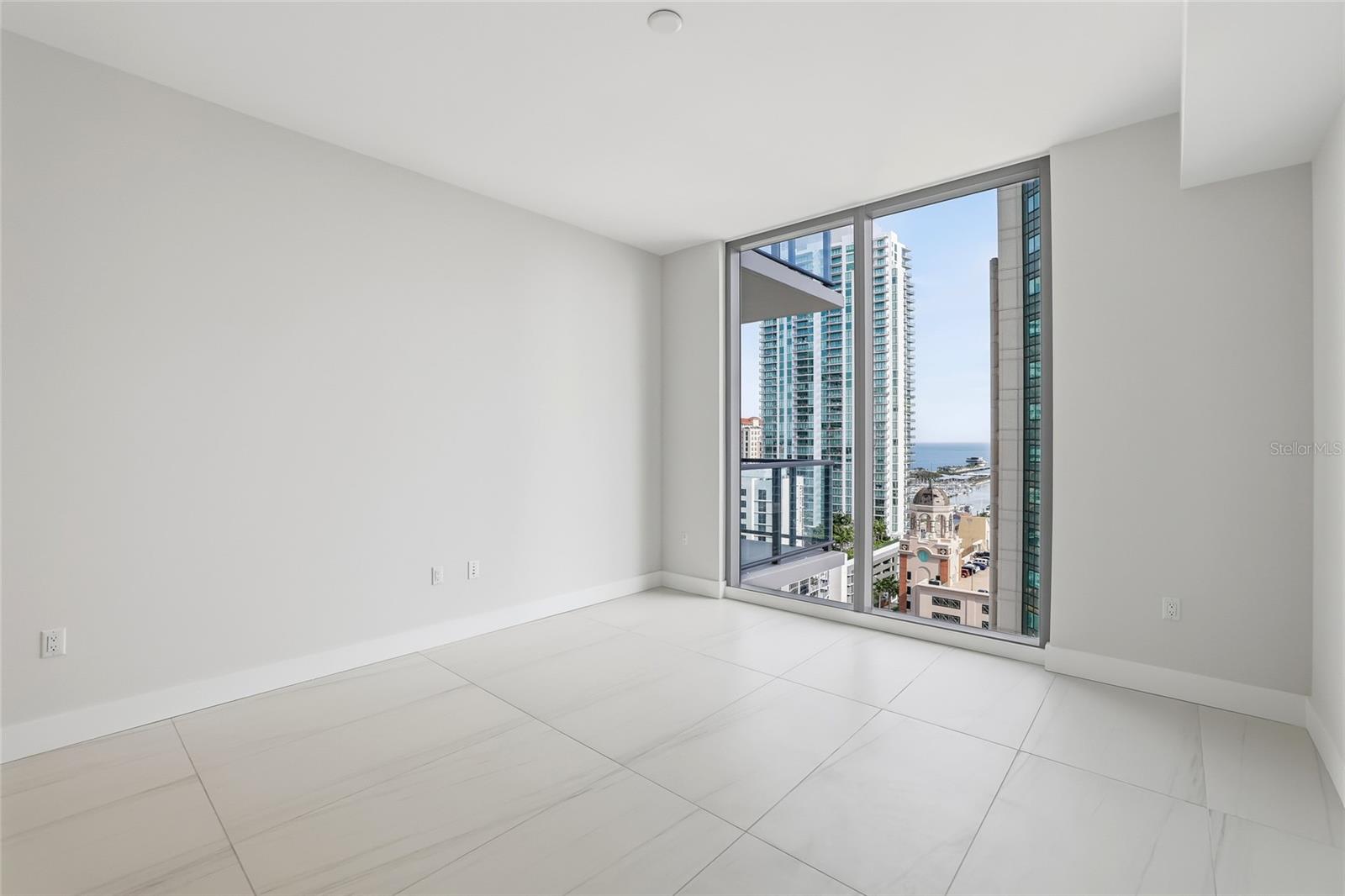 Image 23 of 99 For 275 1st Ave S  1804