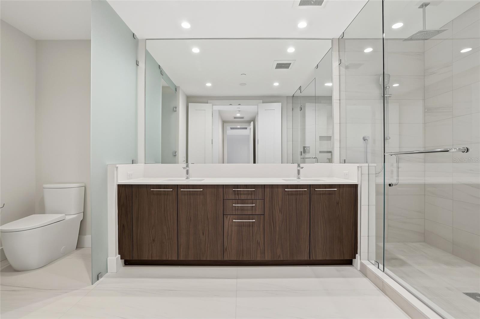 Image 27 of 99 For 275 1st Ave S  1804