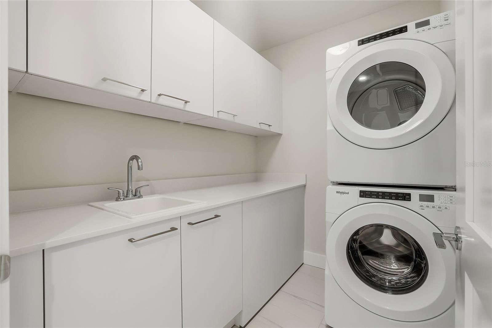 Image 33 of 99 For 275 1st Ave S  1804