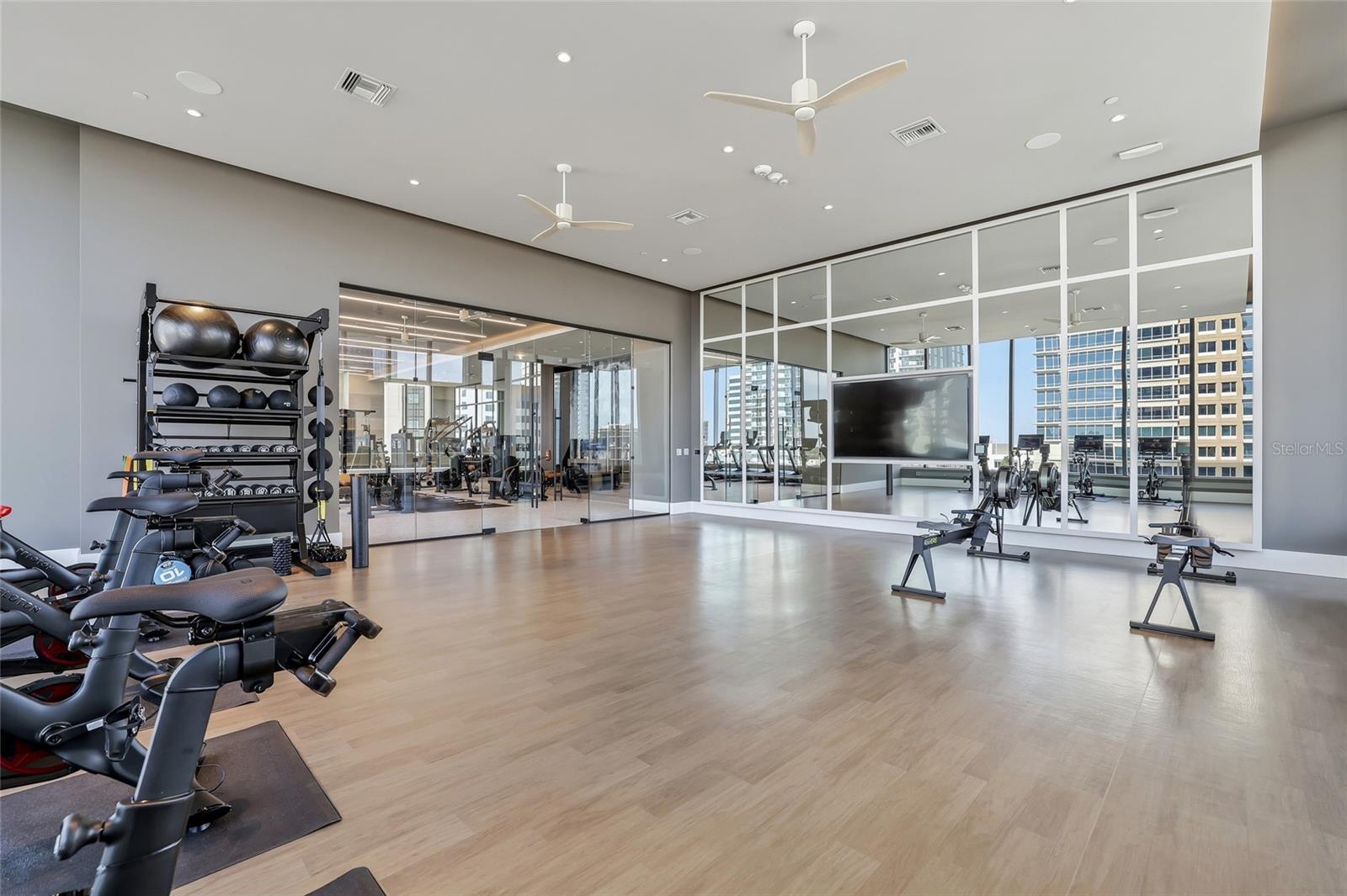 Image 59 of 99 For 275 1st Ave S  1804