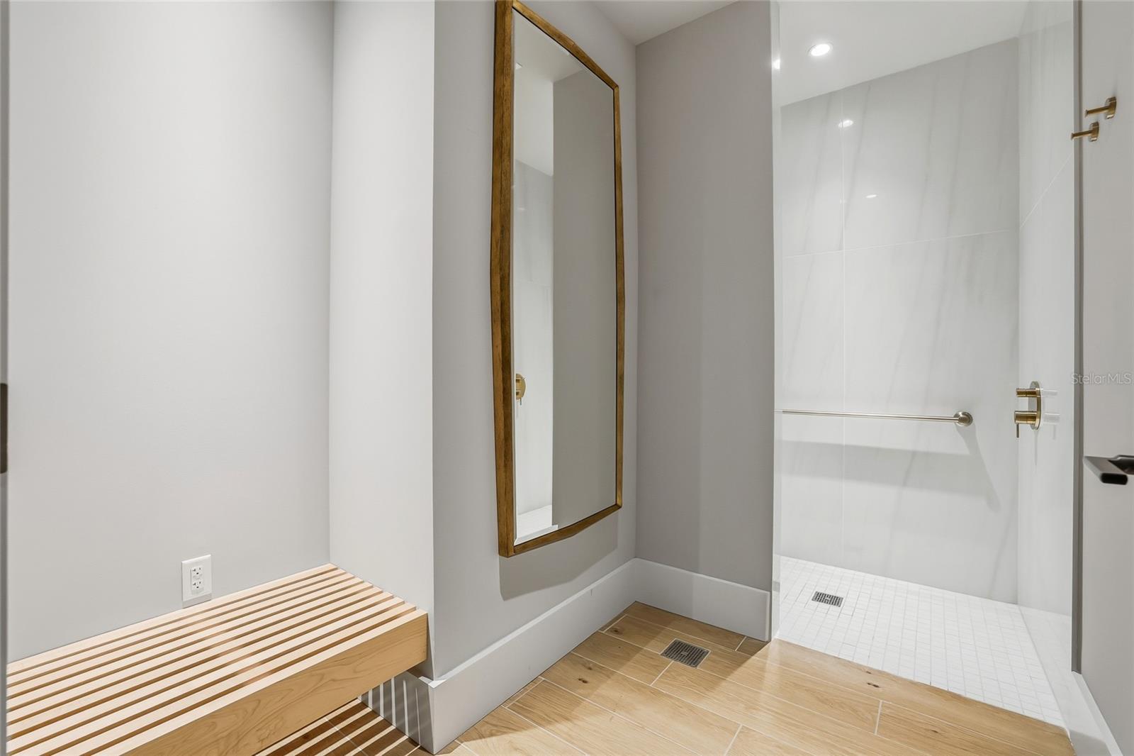 Image 70 of 99 For 275 1st Ave S  1804