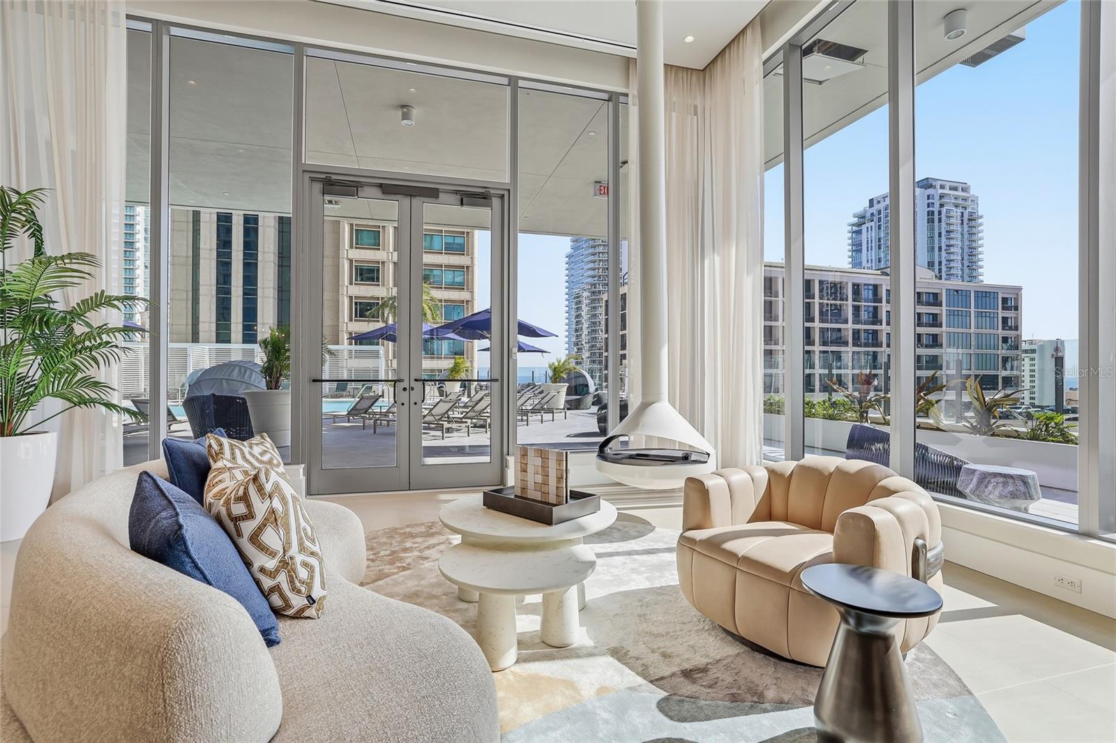 Image 76 of 99 For 275 1st Ave S  1804