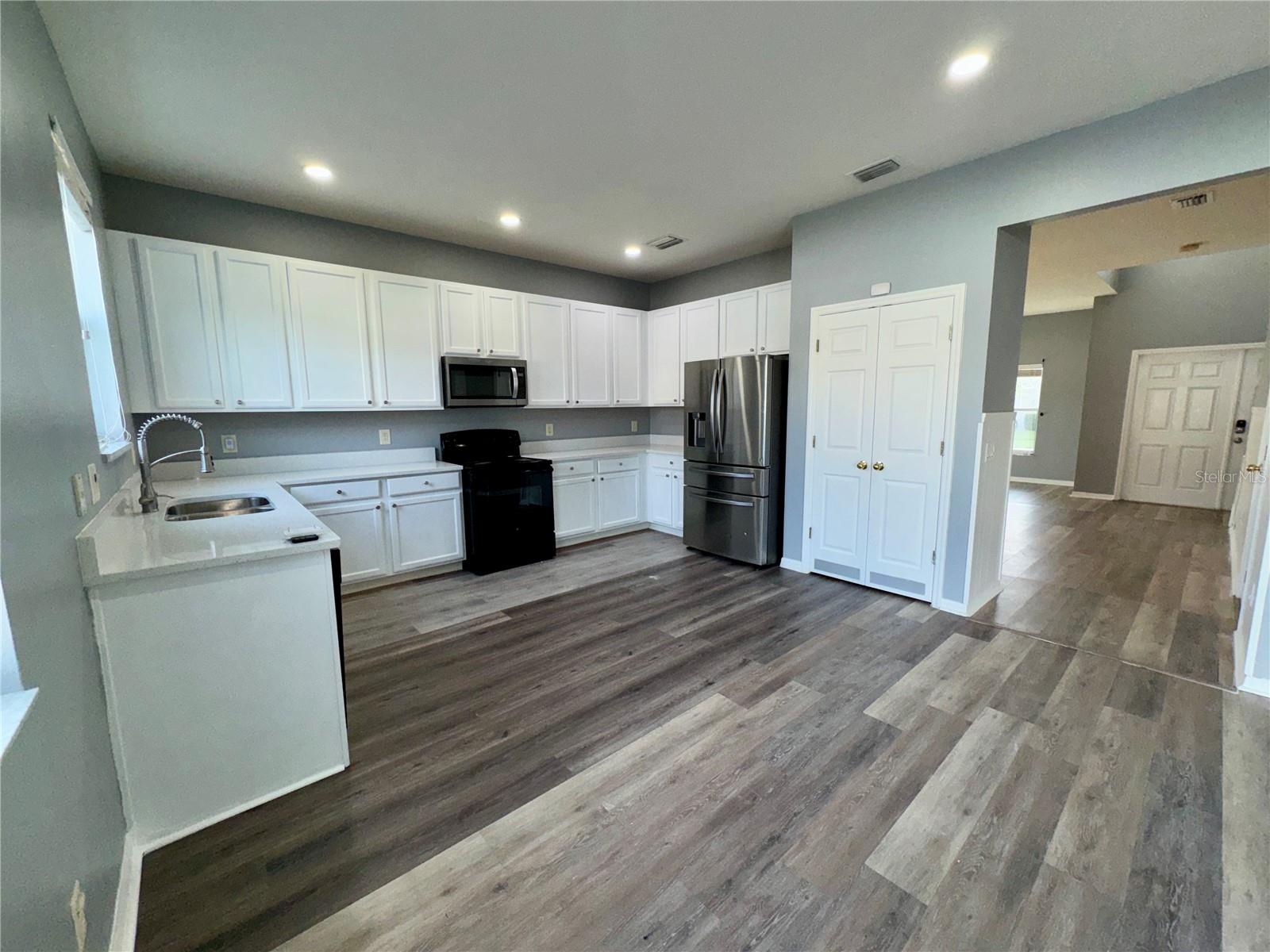 Image 17 of 64 For 18403 Fish Loop