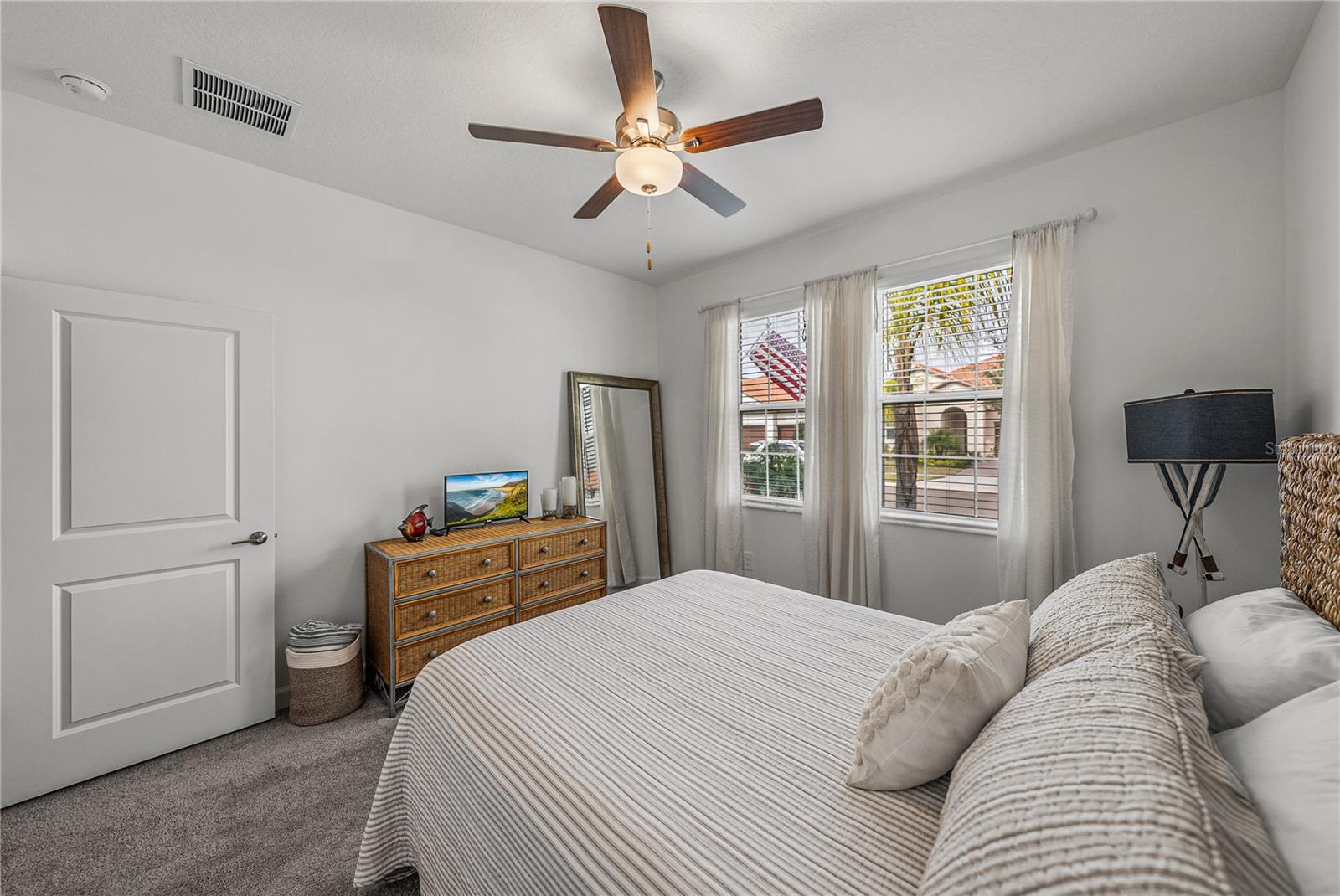 Image 27 of 63 For 17418 Holly Well Avenue