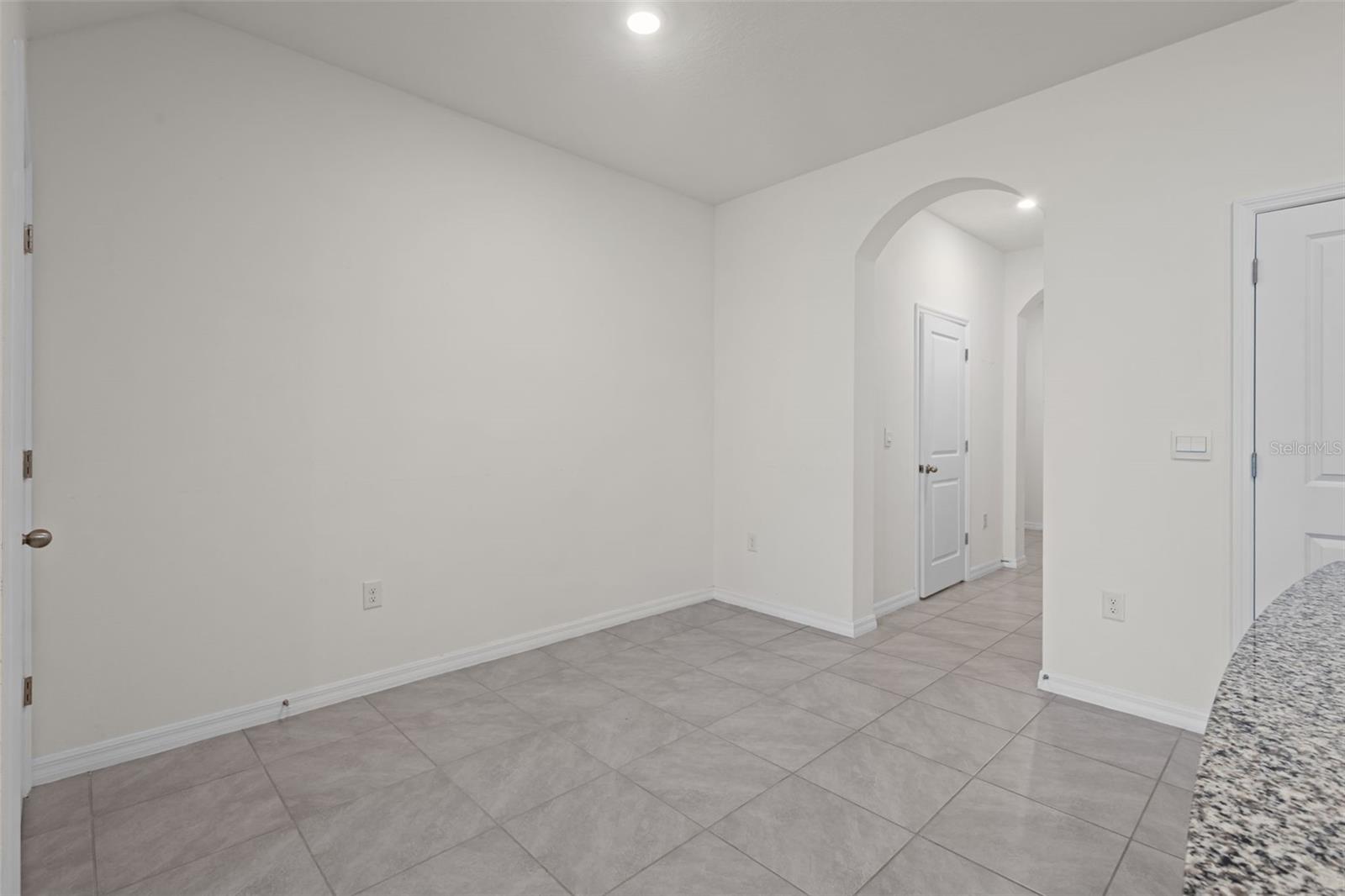 Image 15 of 38 For 2926 Suncoast Plains Drive