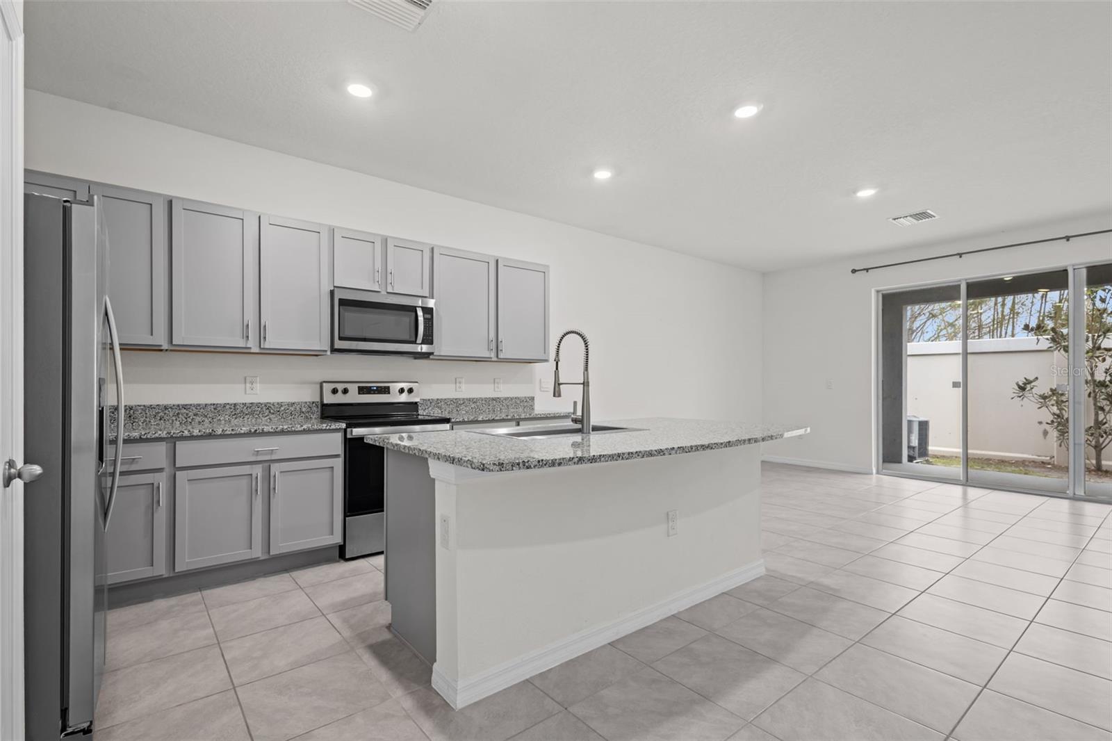 Image 16 of 38 For 2926 Suncoast Plains Drive