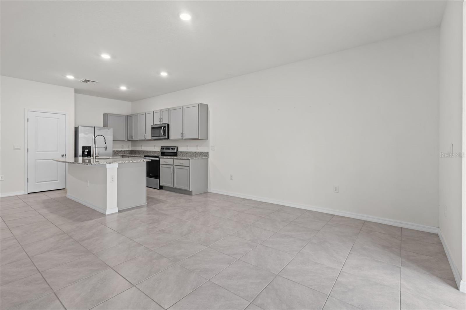 Image 18 of 38 For 2926 Suncoast Plains Drive