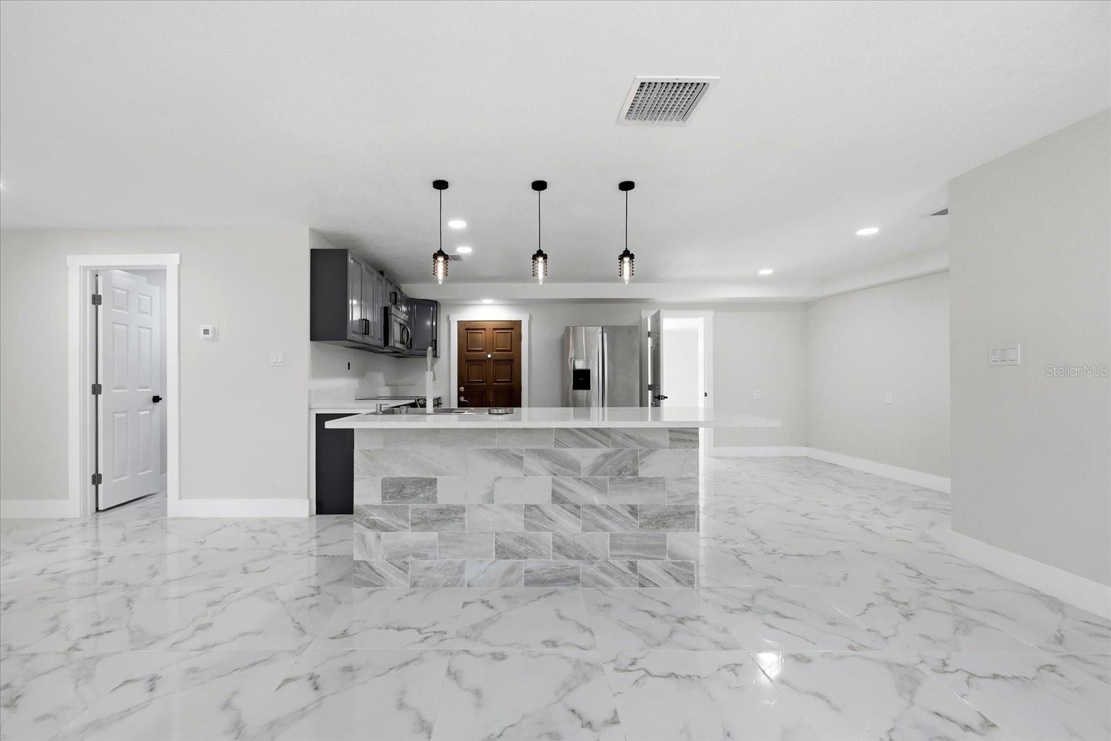 Image 10 of 42 For 286 Broad Street