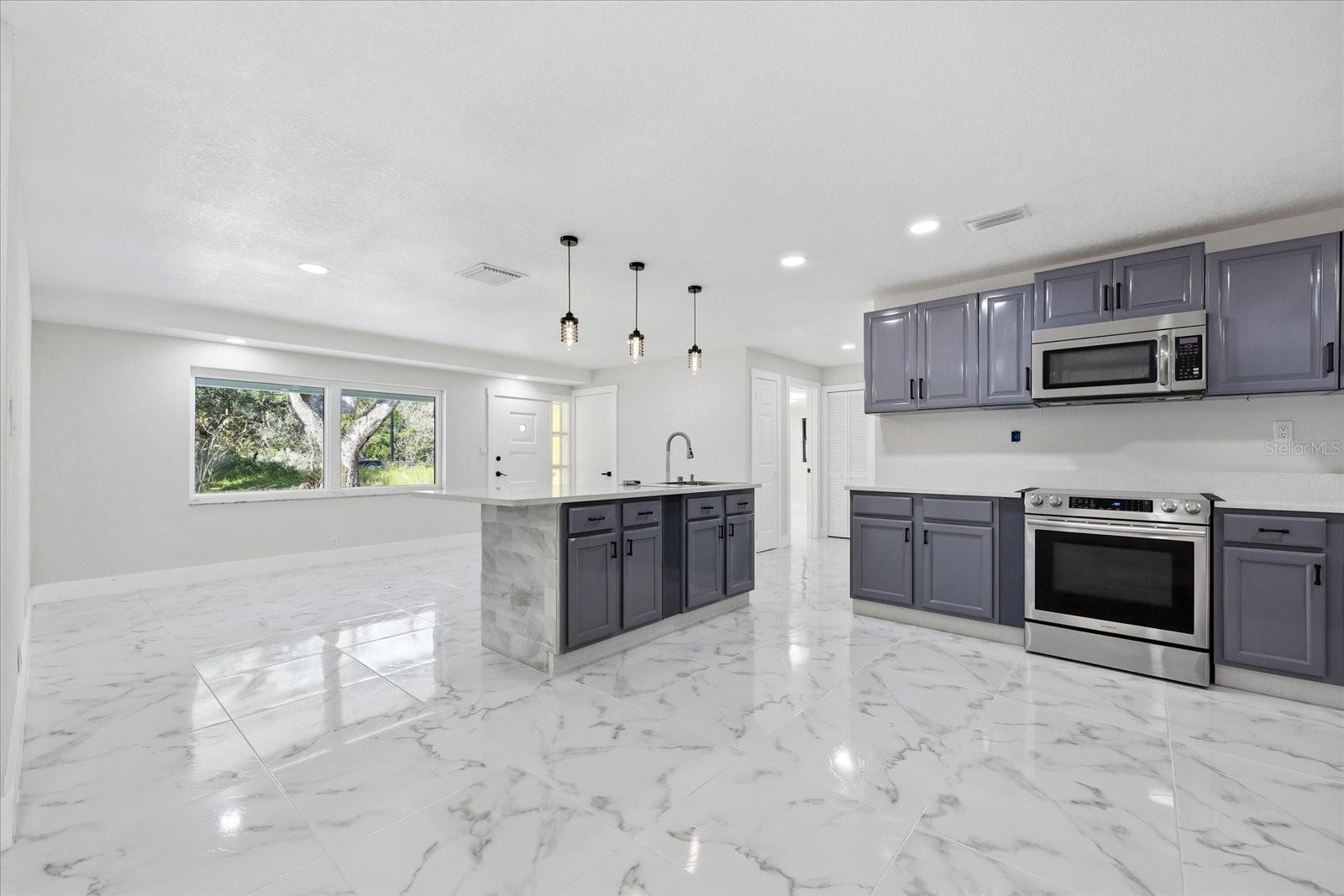 Image 12 of 42 For 286 Broad Street