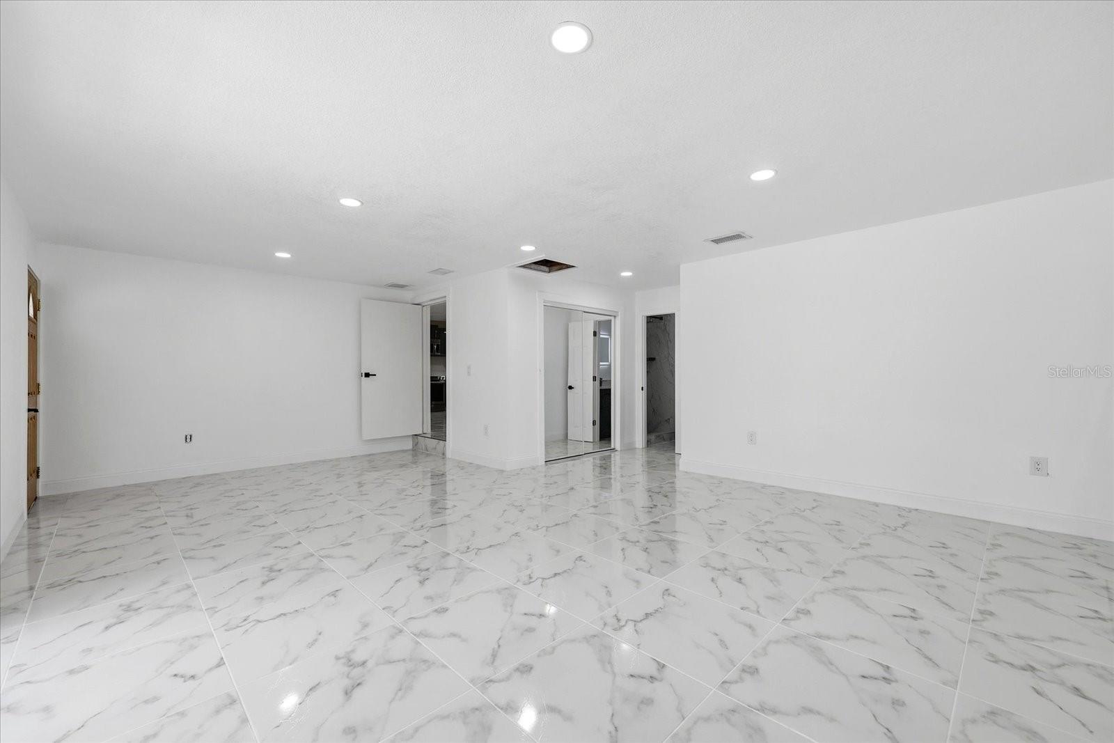 Image 17 of 42 For 286 Broad Street