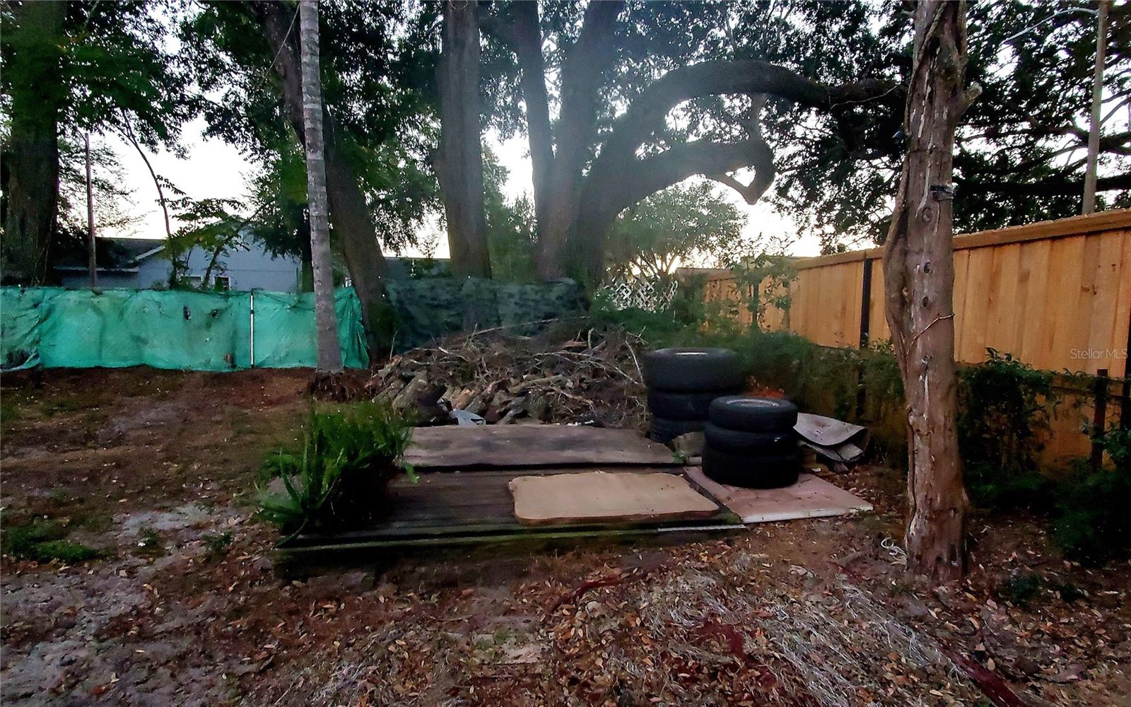 Image 5 of 7 For 2208 Valencia Road