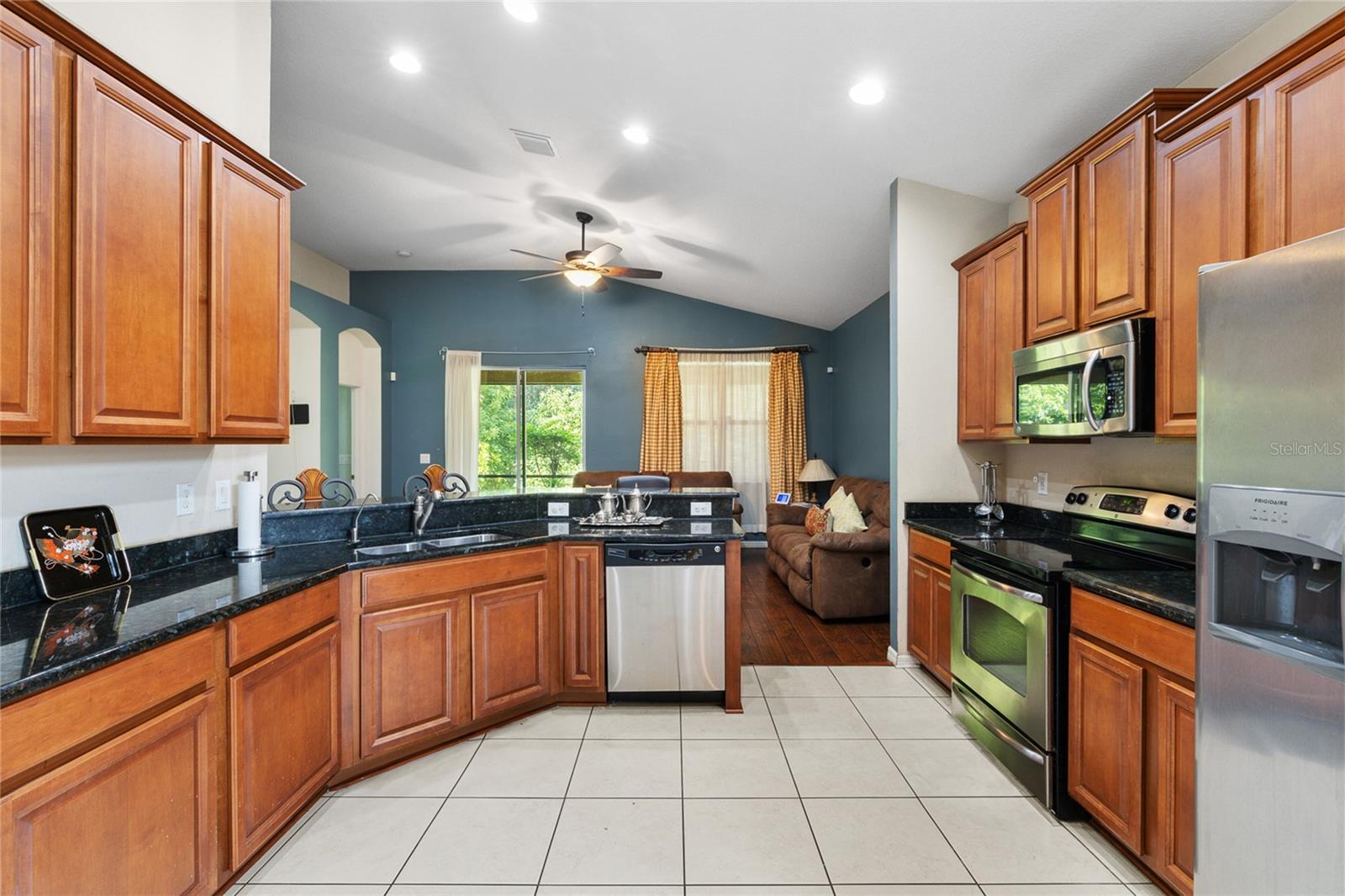 Image 11 of 49 For 10925 Rockledge View Drive