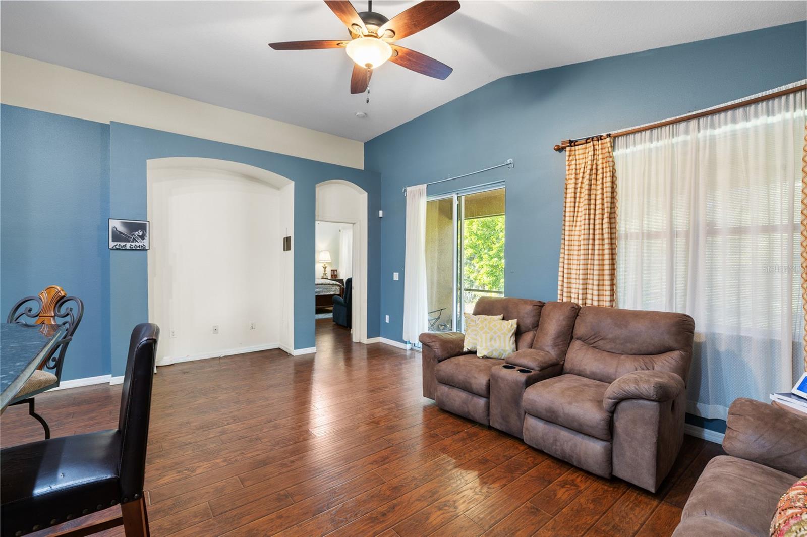 Image 17 of 49 For 10925 Rockledge View Drive