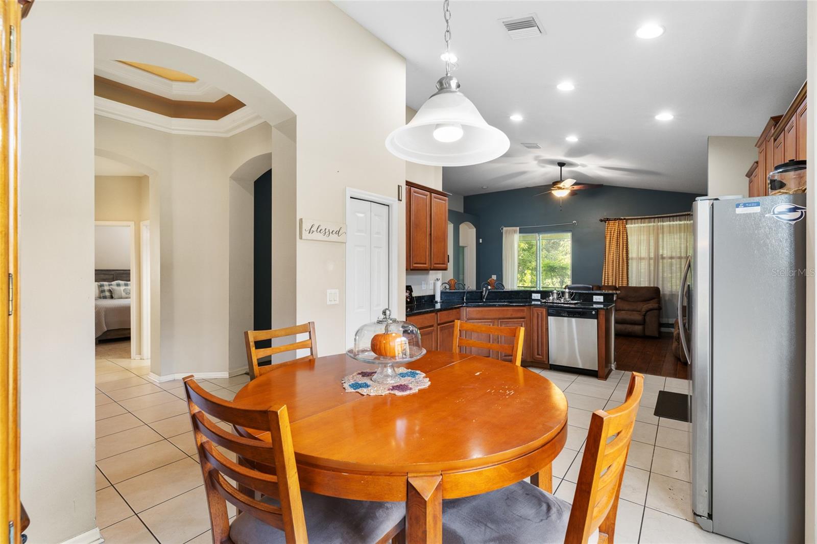 Image 18 of 49 For 10925 Rockledge View Drive