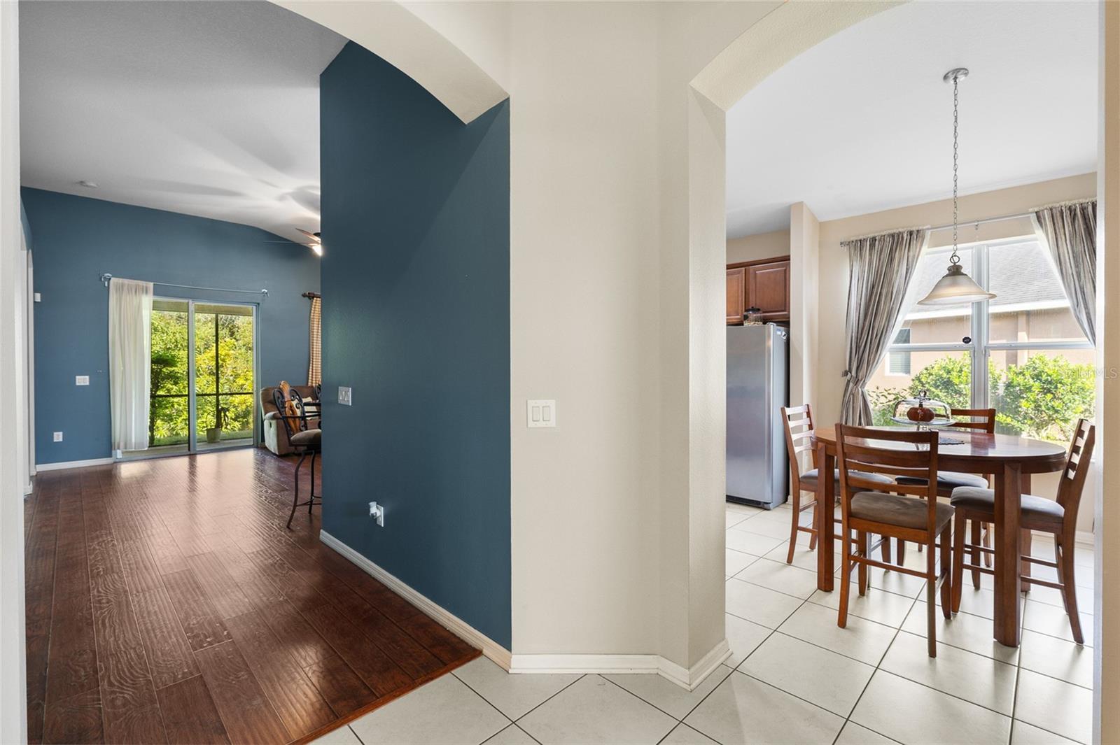 Image 20 of 49 For 10925 Rockledge View Drive