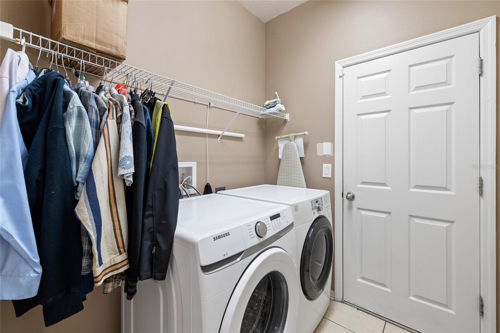 Image 35 of 49 For 10925 Rockledge View Drive